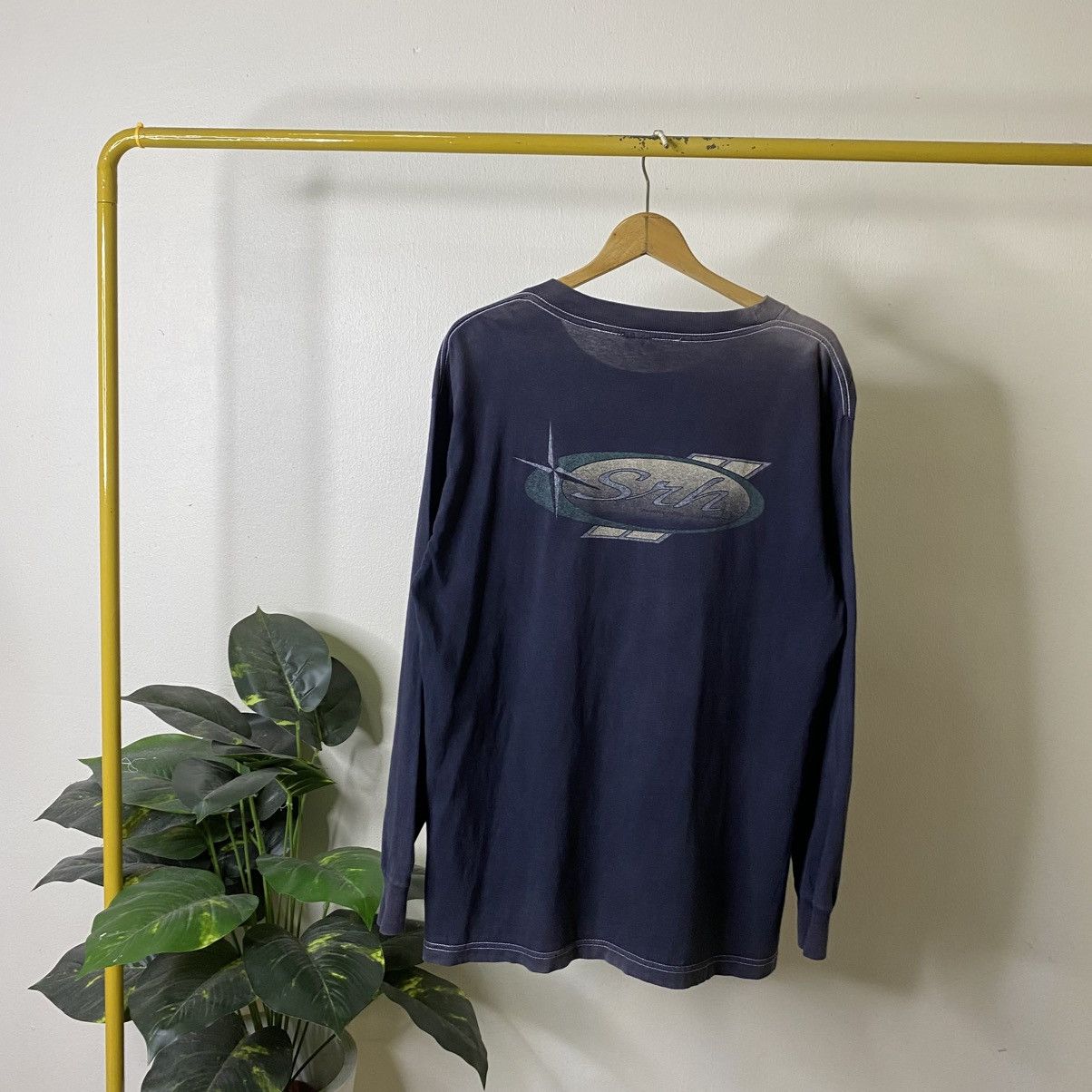 Vintage Vintage 1990s SRH Surf Skateboard Sunfaded LS T Shirt Size US L / EU 52-54 / 3 - 1 Thumbnail