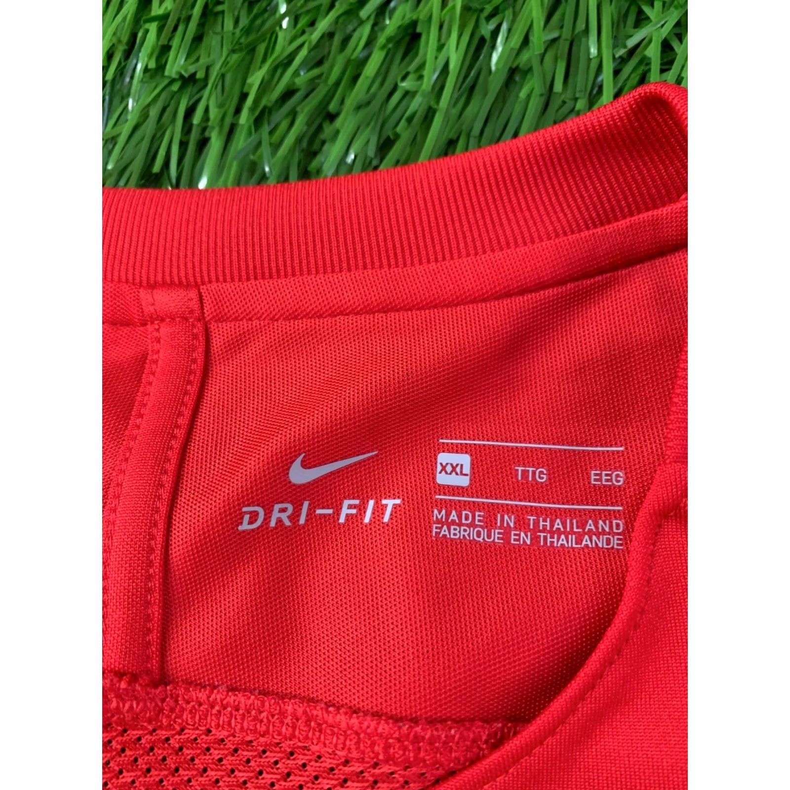 Nike Nike Squad Dri-FIT Shirt Men XXL Red and Black Football Jersey T-Shirt 2017 Nike Dri-Fit Squad Mens XXL Red Black Football Shirt Size US XXL / EU 58 / 5 - 4 Thumbnail