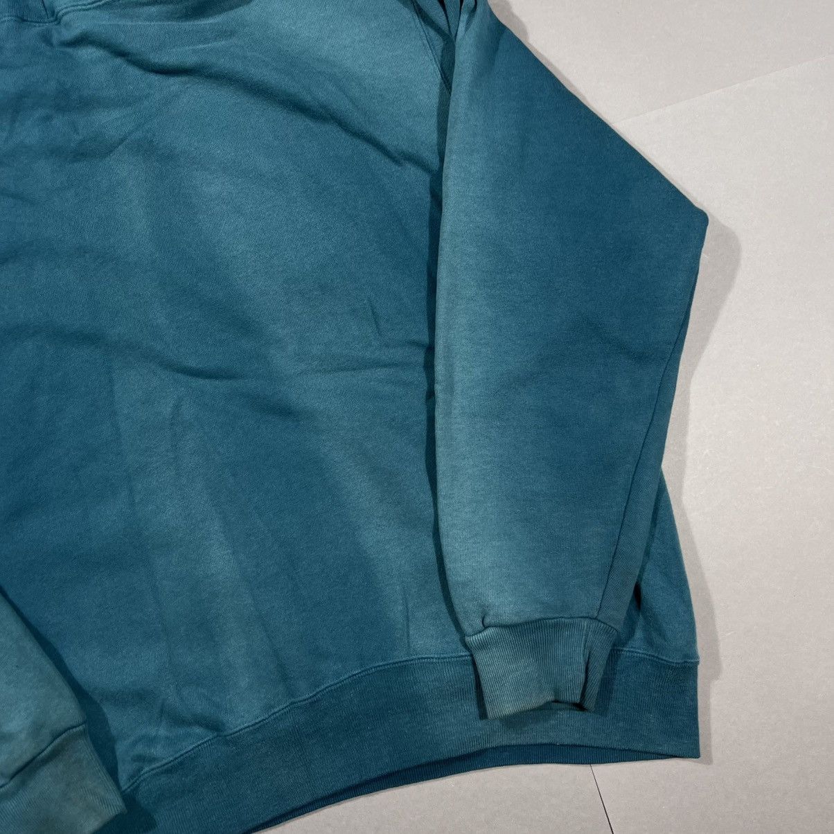 Champion × Vintage Vintage 90s Champion Sun Faded Turquoise Hoodie Size US L / EU 52-54 / 3 - 9 Thumbnail