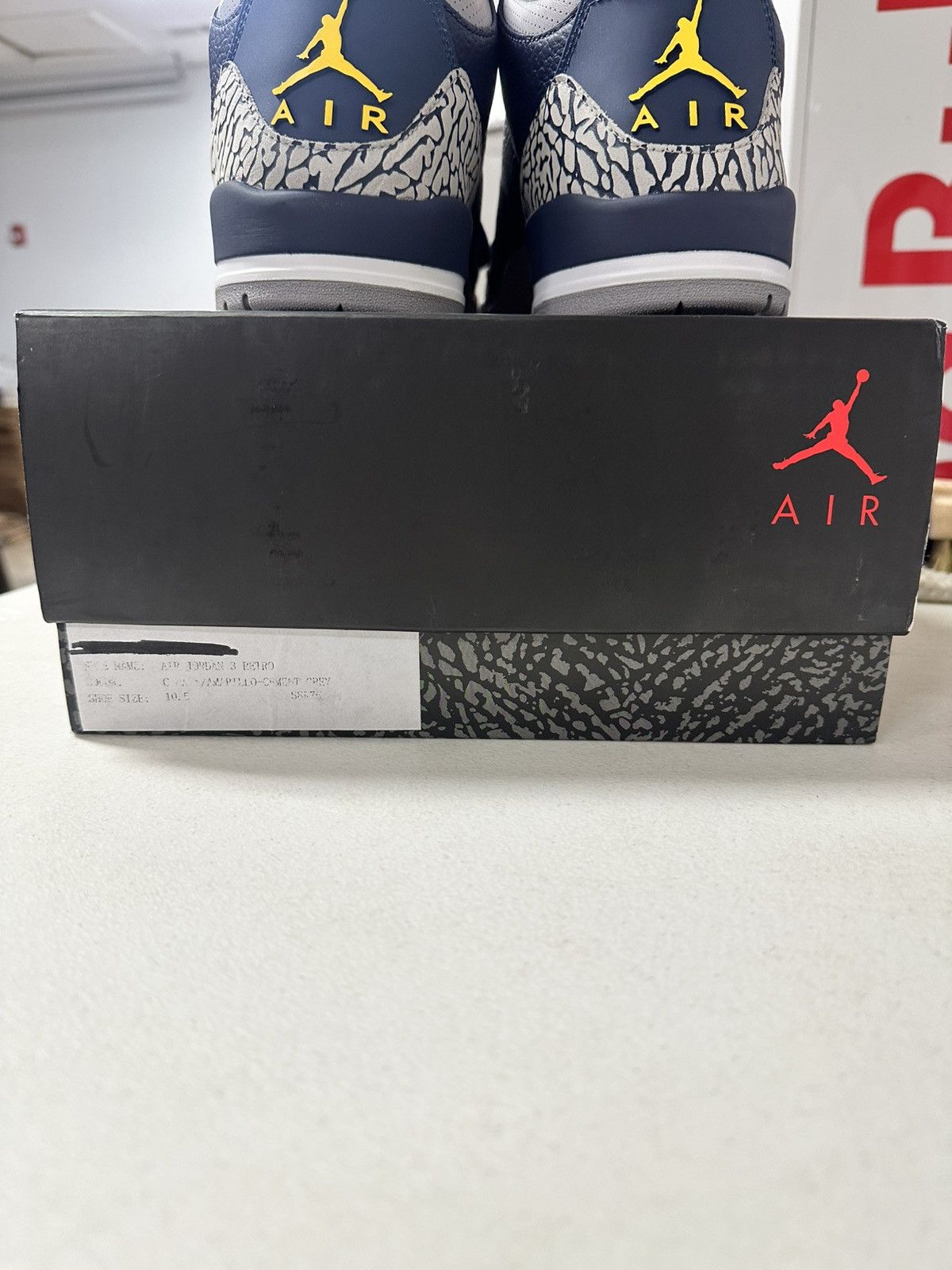 Jordan Brand Jordan 3 Michigan DS Size US 10.5 / EU 43-44 - 11 Thumbnail
