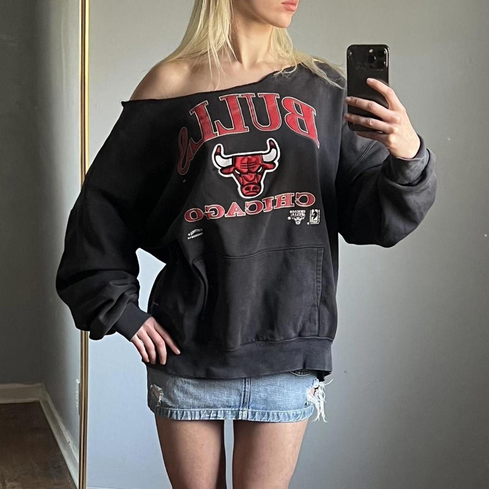 Nutmeg Chicago Bulls off the shoulder sweatshirt Size XL / US 12-14 / IT 48-50 - 3 Thumbnail