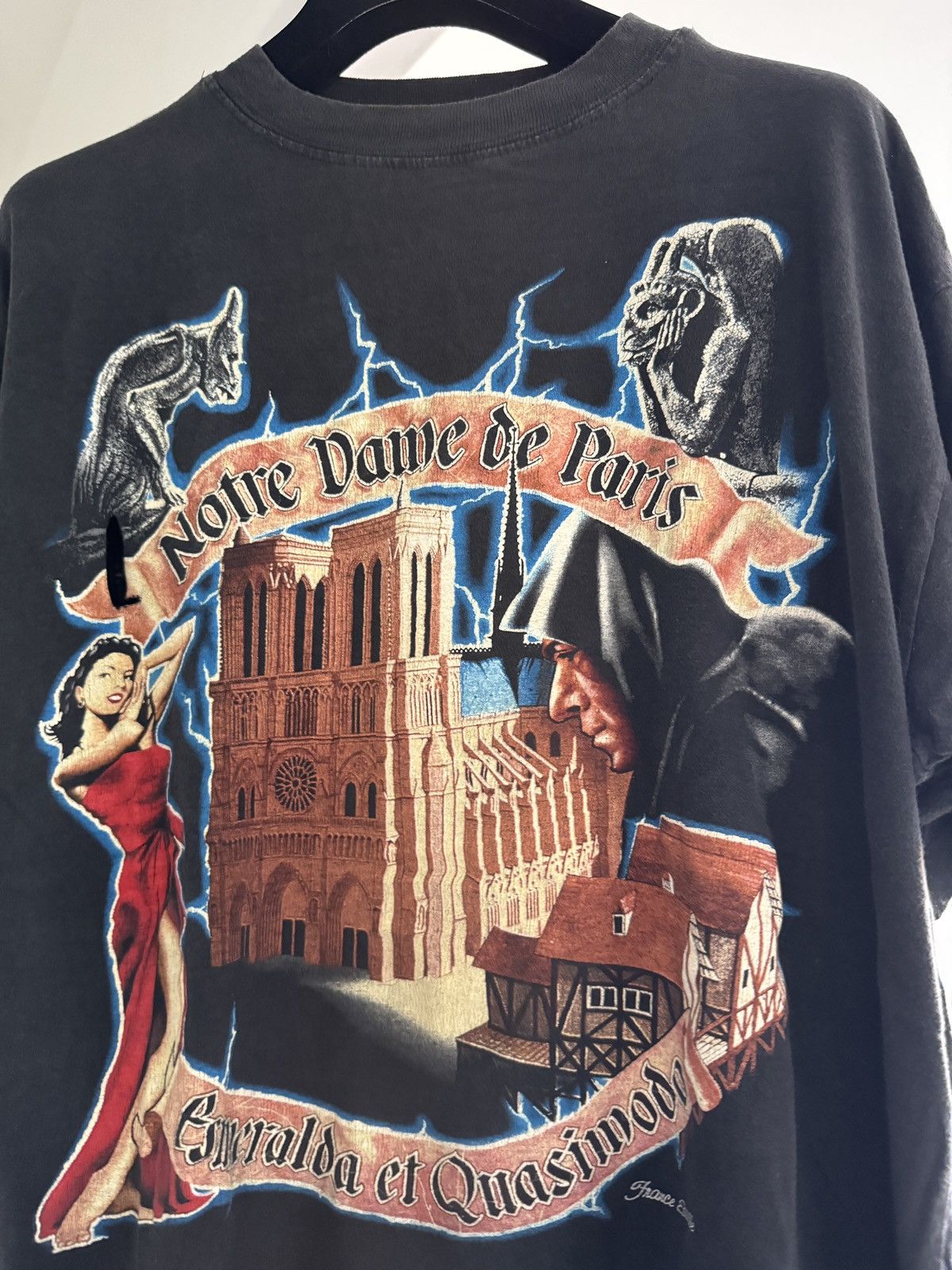 Vintage *RARE* VINTAGE PARIS NOTRE DAME CHURCH GOD QUASIMODO TV SHOW Size US XL / EU 56 / 4 - 2 Thumbnail