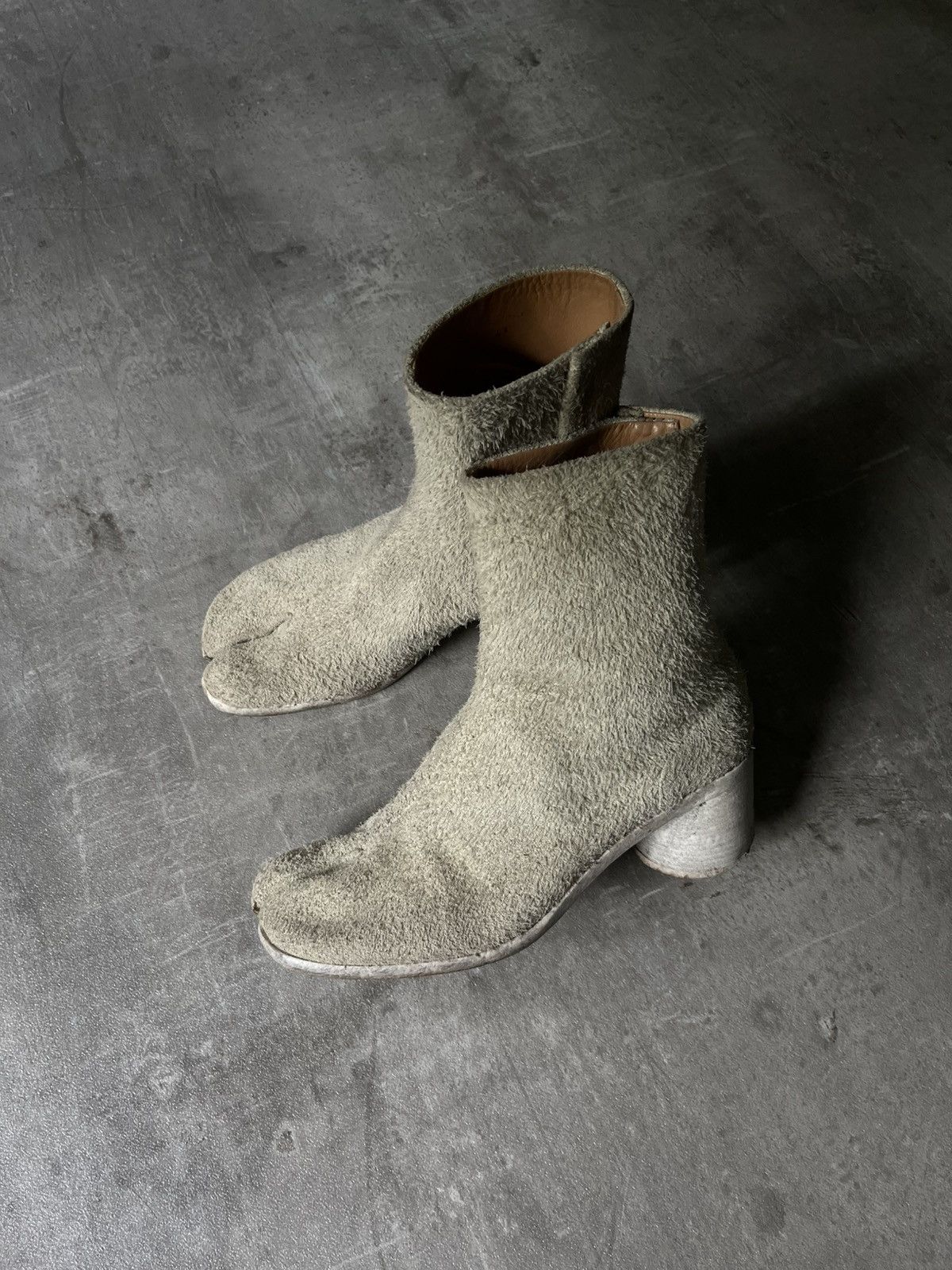 Maison Margiela Distressed Look Tabi Heel Shoes Fur Boots in Beige, Men's (Size 10)