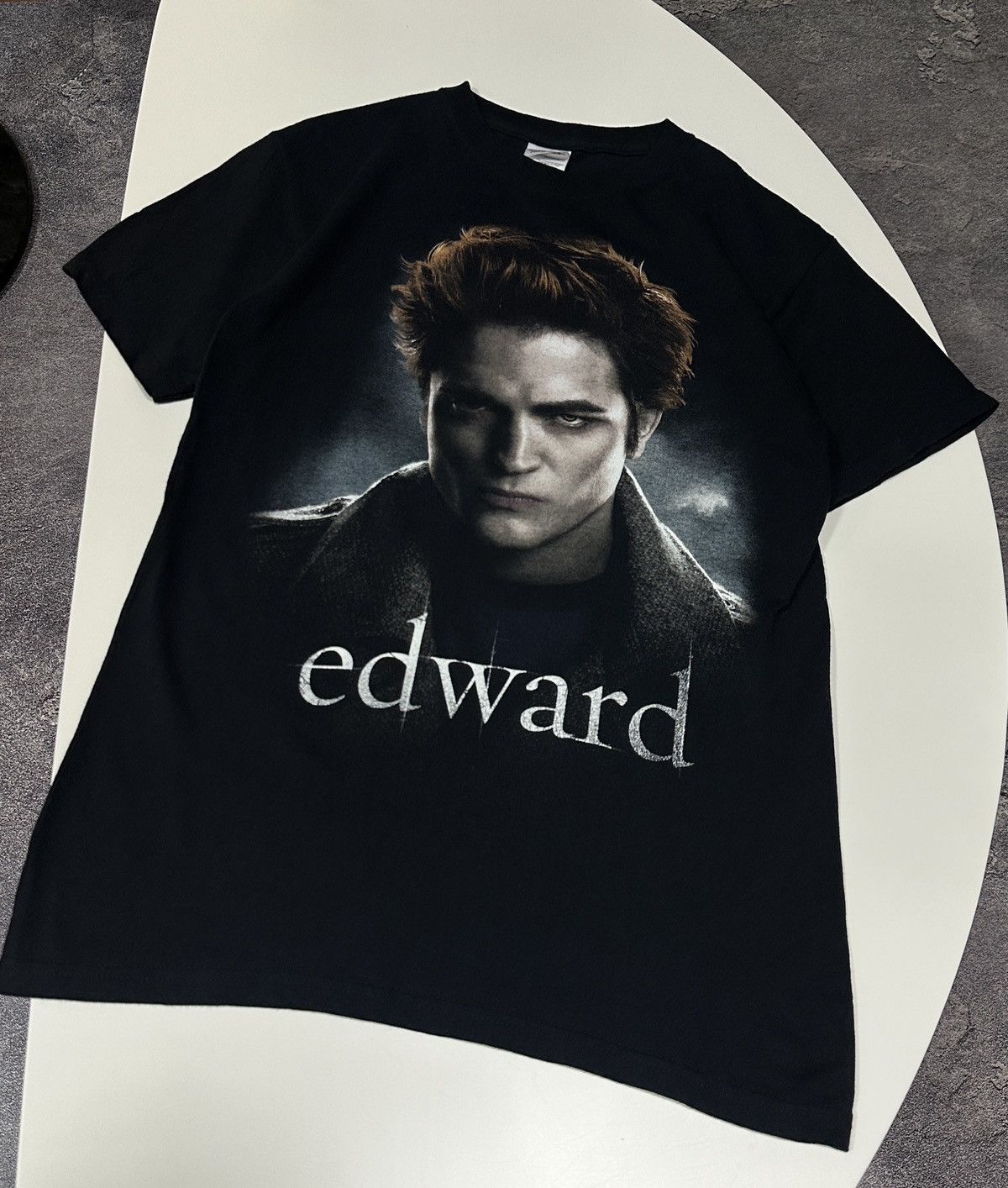 Vintage Vintage 2008 Twilight Edward Cullen Movie Tee Black L Size US S / EU 44-46 / 1 - 1 Thumbnail