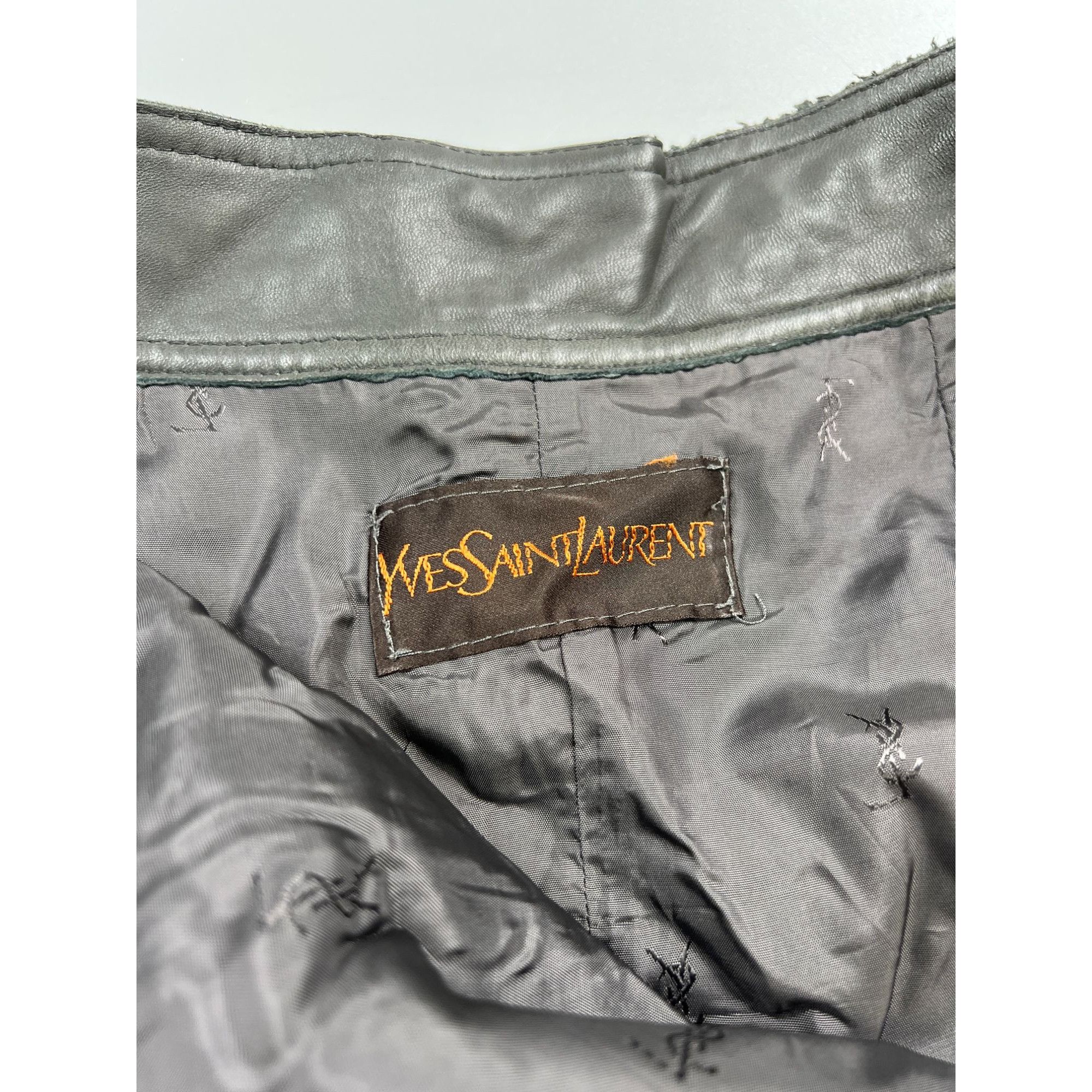 Yves Saint Laurent Yves Saint Laurent Vintage leather Skirt (Y0994) Size 28" / US 6 / IT 42 - 5 Thumbnail