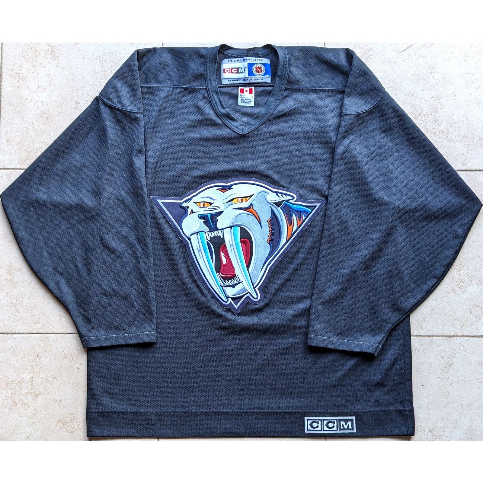 Ccm Nashville Predators 2000s Practice CAT Alt jersey L NHL vtg Size US L / EU 52-54 / 3 - 1 Thumbnail