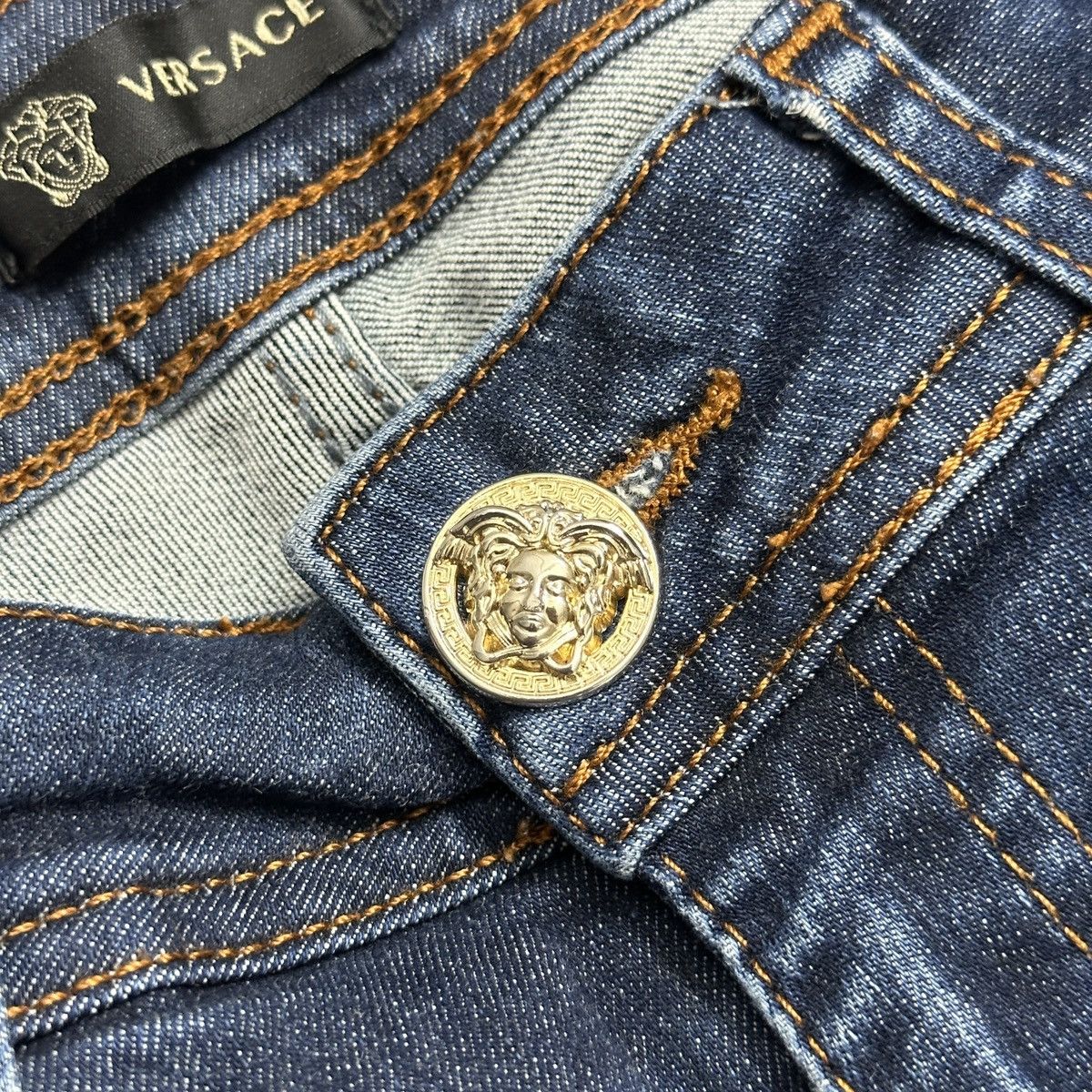 Designer Versace jeans vintage luxury brand Size 26" / US 2 / IT 38 - 4 Thumbnail