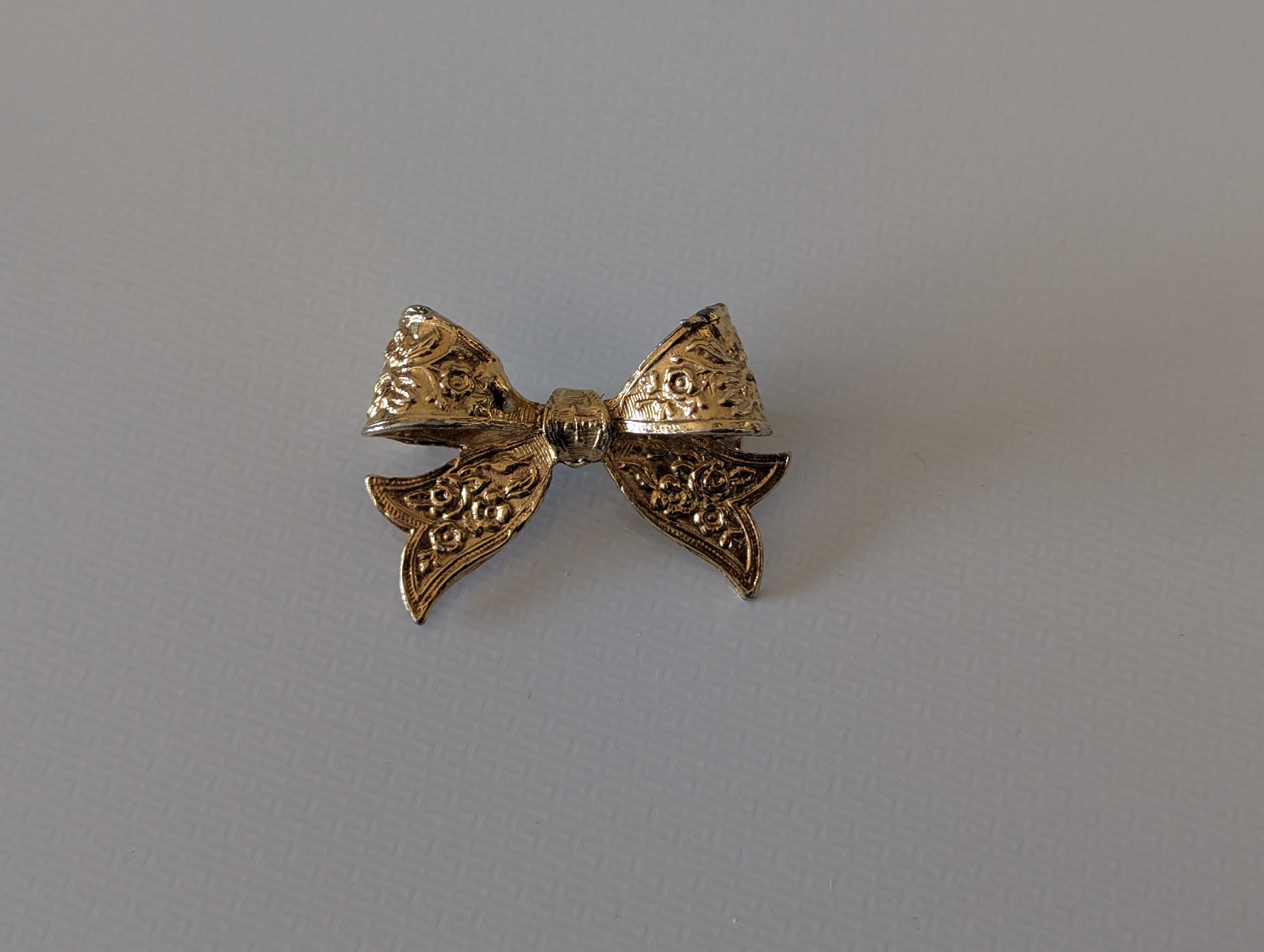 Other Carol Dauplaise Vintage Gold-Tone Filigree Bow Brooch Size ONE SIZE - 3 Thumbnail