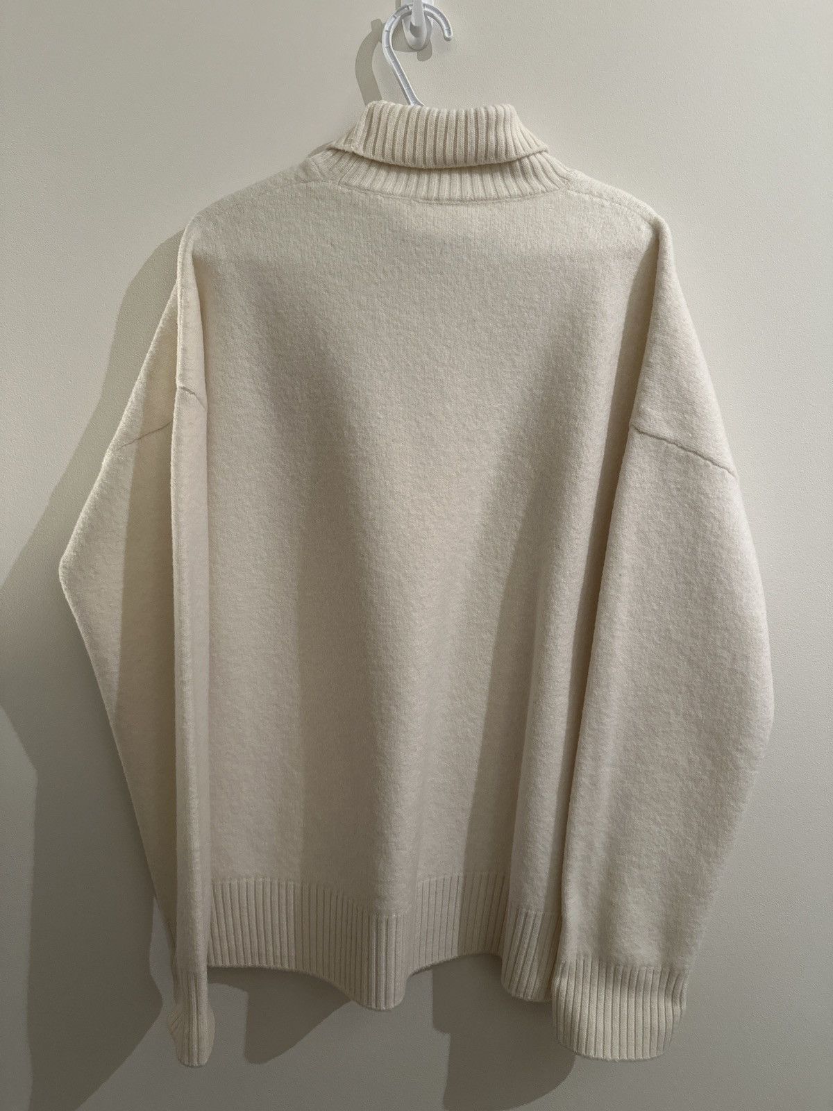 AMI AMI Paris Off-White Turtleneck Sweater Size US L / EU 52-54 / 3 - 7 Thumbnail