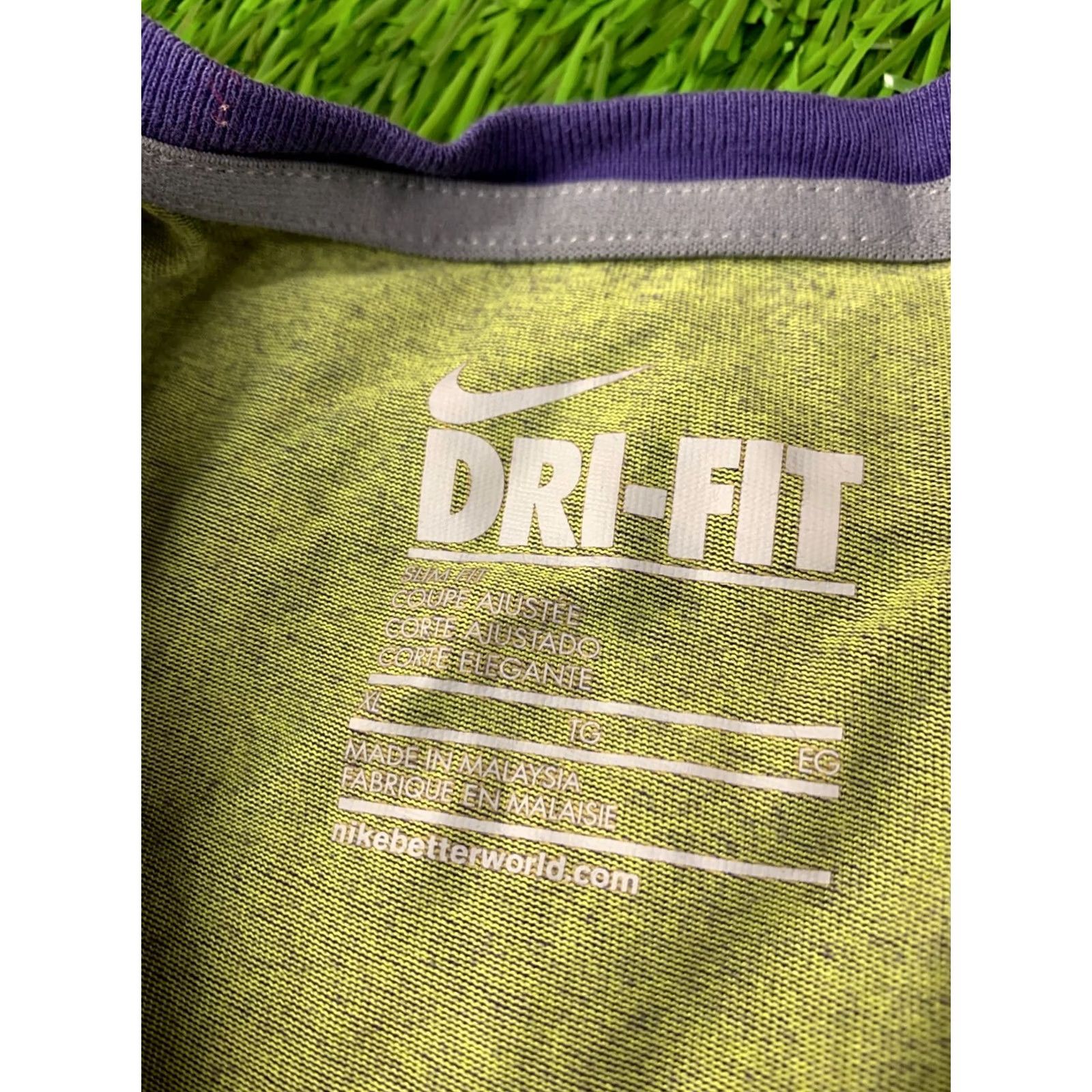 Nike NIKE Dri-FIT RUNNING SHIRT Women XL Violet Jersey Short Sleeve 2012 T-Shirt Training Nike Dri-Fit RUNNING WOMEN Shirt Jersey Tee XL Violet Size XL / US 12-14 / IT 48-50 - 4 Thumbnail