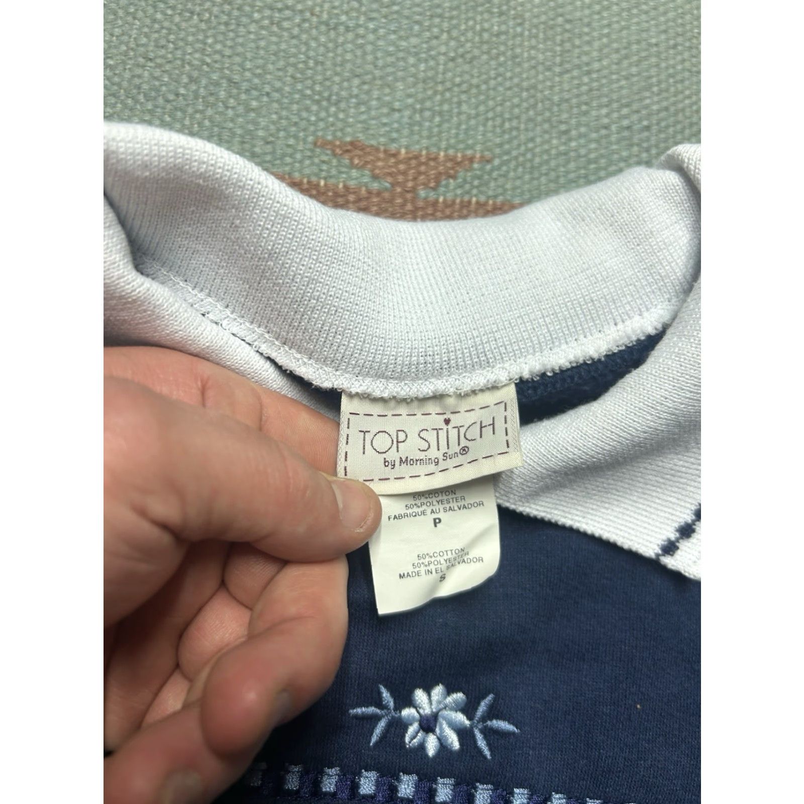 Vintage VINTAGE Morning Sun Sweatshirt Woman Small Blue Flower Stitch Pullover Size S / US 4 / IT 40 - 4 Thumbnail