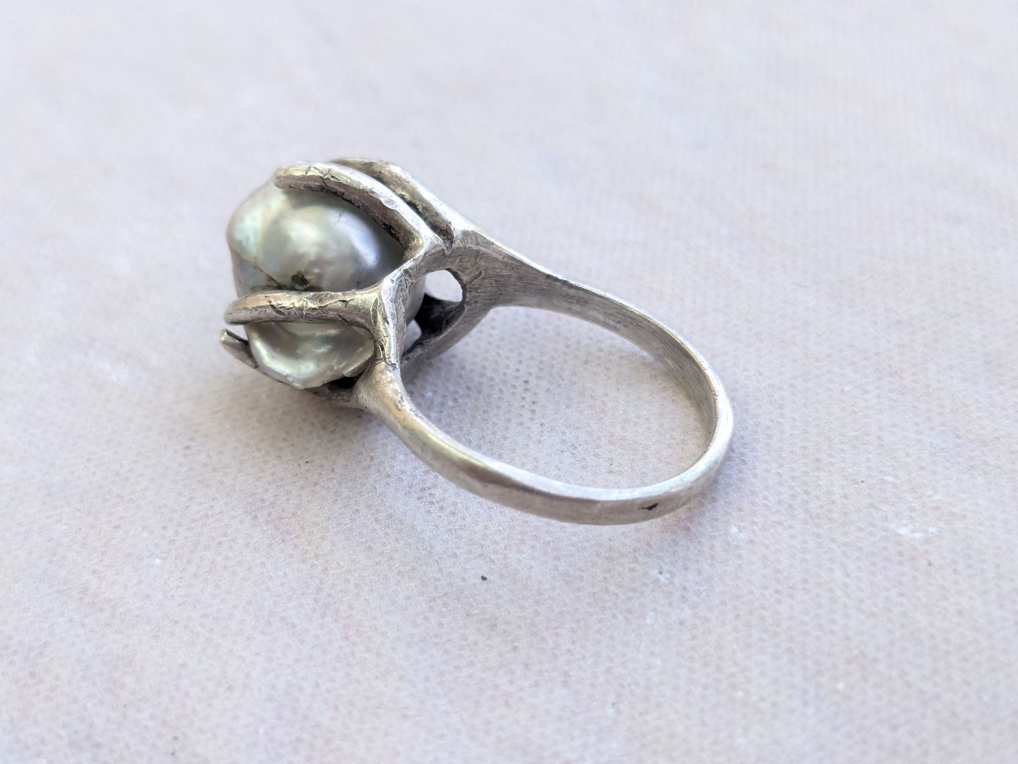Jewelry Vintage Sterling Silver Ring Baroque Pearl 6 Brutalist Size ONE SIZE - 9 Thumbnail