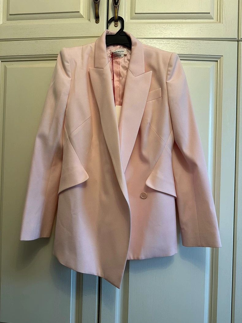 Alexander McQueen Alexander Mcqueen Classic pink suit with oblique pocket Size M / US 6-8 / IT 42-44 - 1 Thumbnail