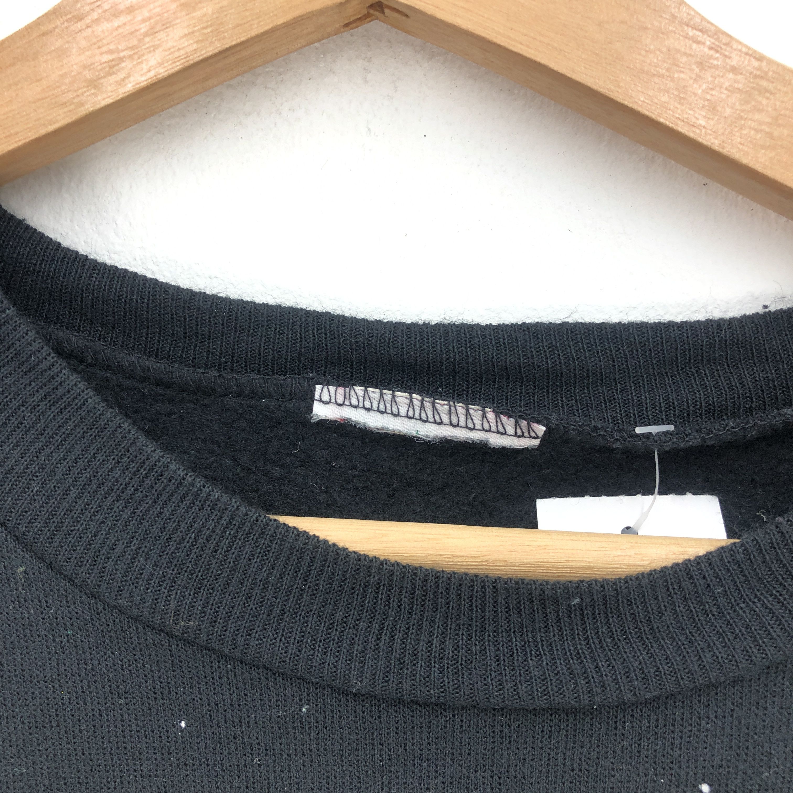 Vintage Vintage 90s Penguin Sweatshirt Playing Snow Sweater Jumper Size US L / EU 52-54 / 3 - 5 Thumbnail