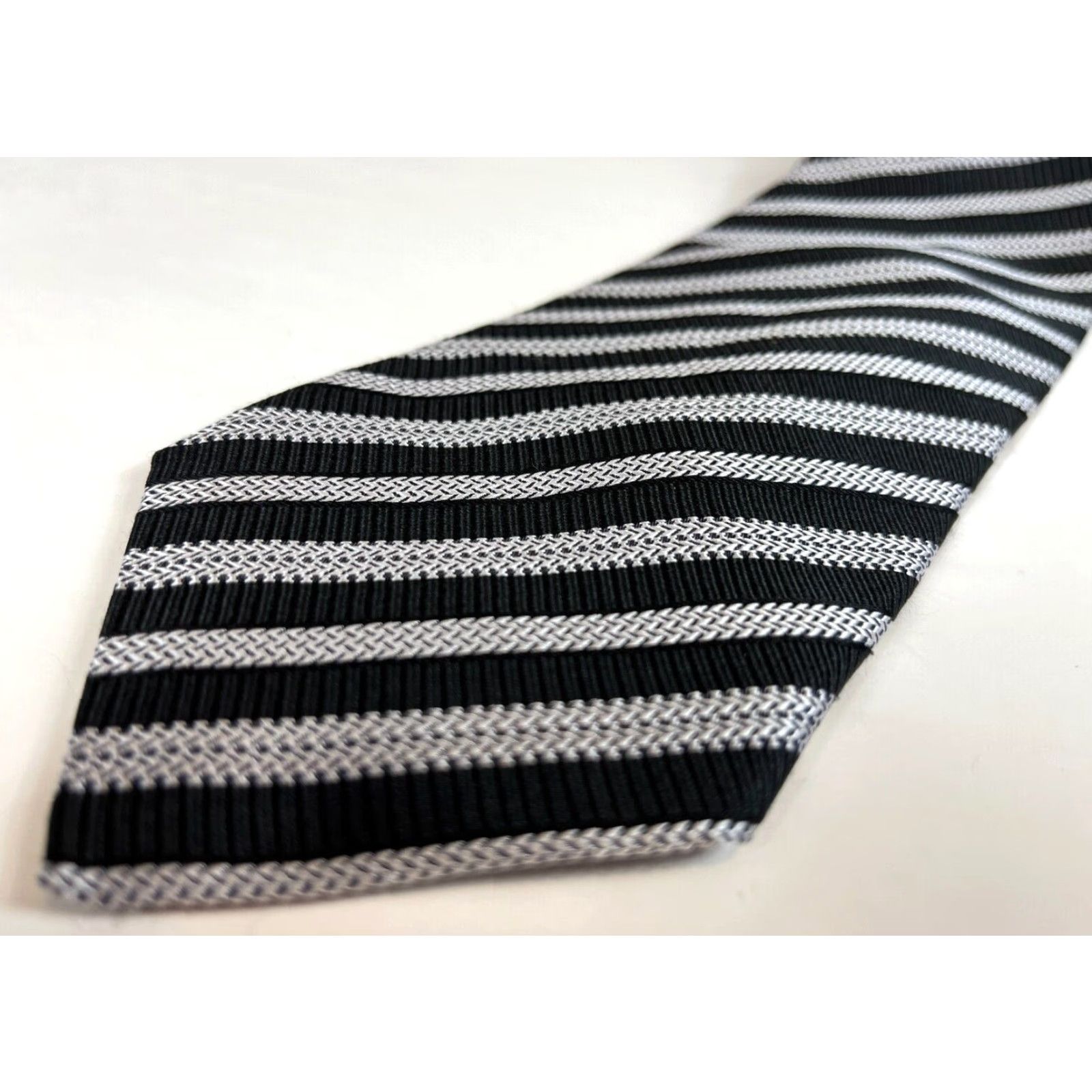 Valentino VINTAGE Gianfranco Valentino Silk Tie Striped Made in Canada Men Tie Black Silver 54.5" 3.75" Wide Short Styled Size ONE SIZE - 4 Thumbnail