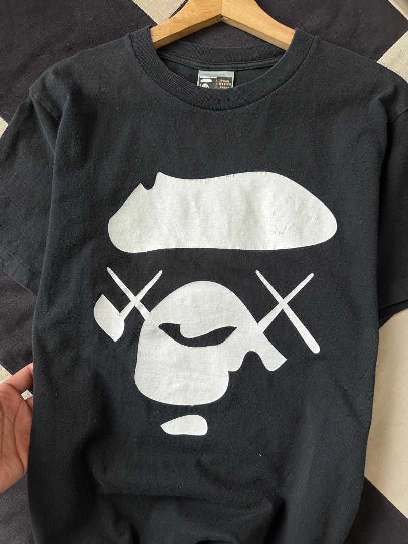 Bape × Kaws VINTAGE BAPE X KAWS Size US M / EU 48-50 / 2 - 2 Thumbnail