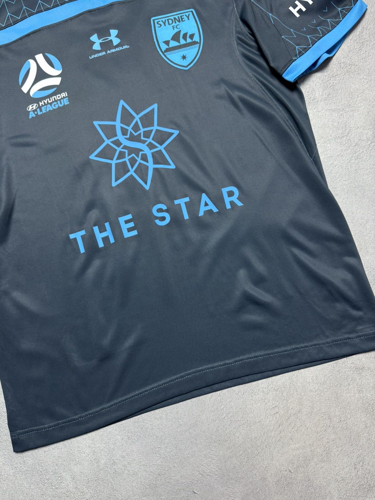 Under Armour Sydney 2019/21 Third Shirt Jersey Under Armour #9 Le Fondre Size US M / EU 48-50 / 2 - 4 Thumbnail