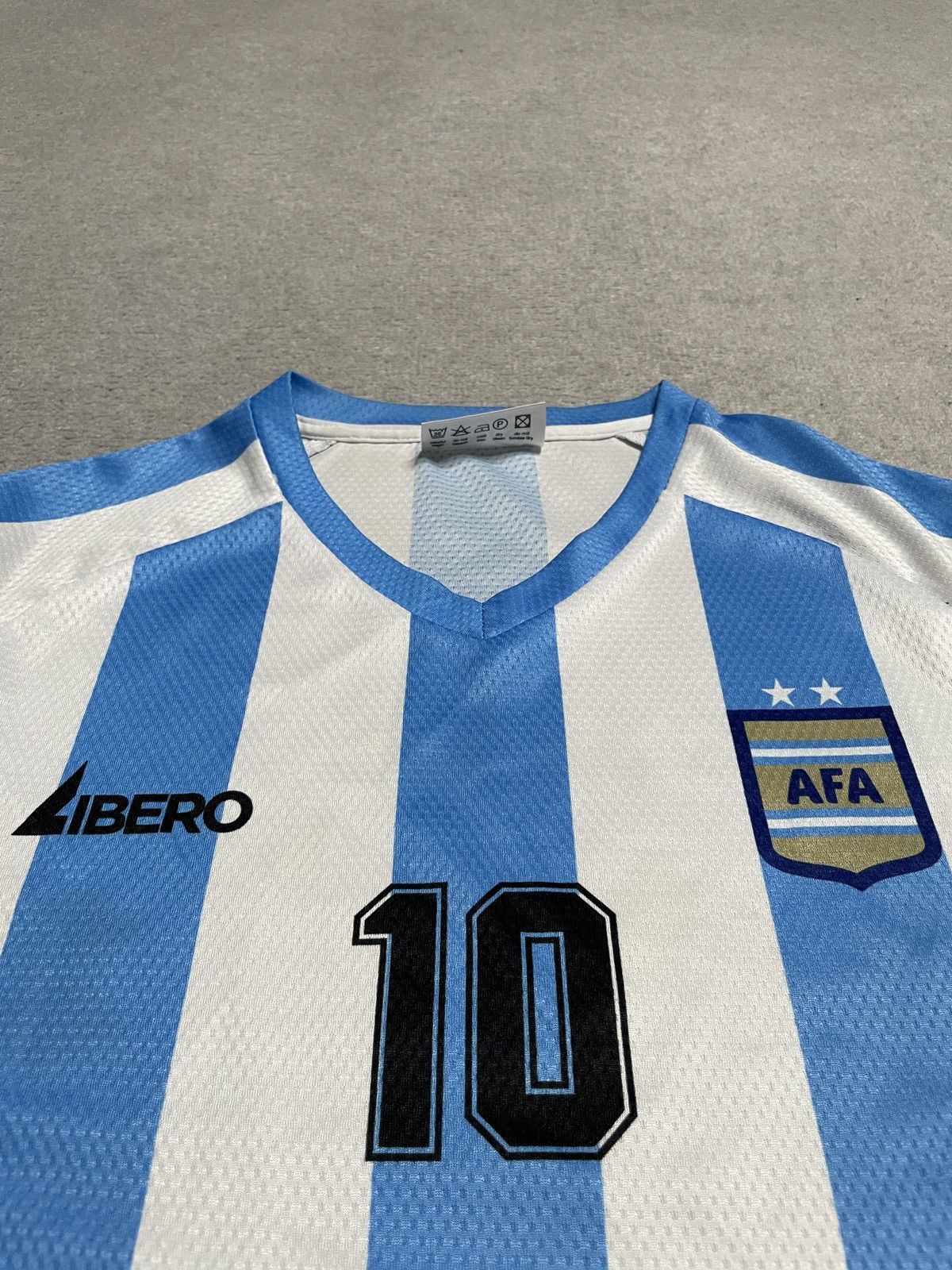 Vintage Vintage Blue White Striped Jersey T-shirt Argentina Maradona Size US S / EU 44-46 / 1 - 3 Thumbnail