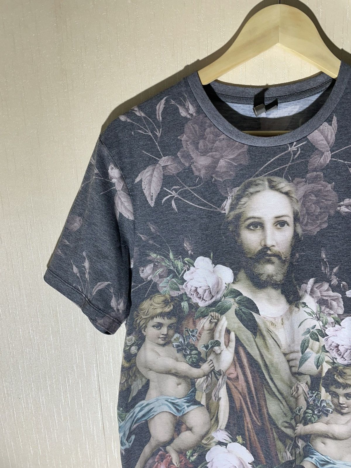 Asos × True Religion Jesus and angels all over print streetwear T shirt Size US M / EU 48-50 / 2 - 3 Thumbnail