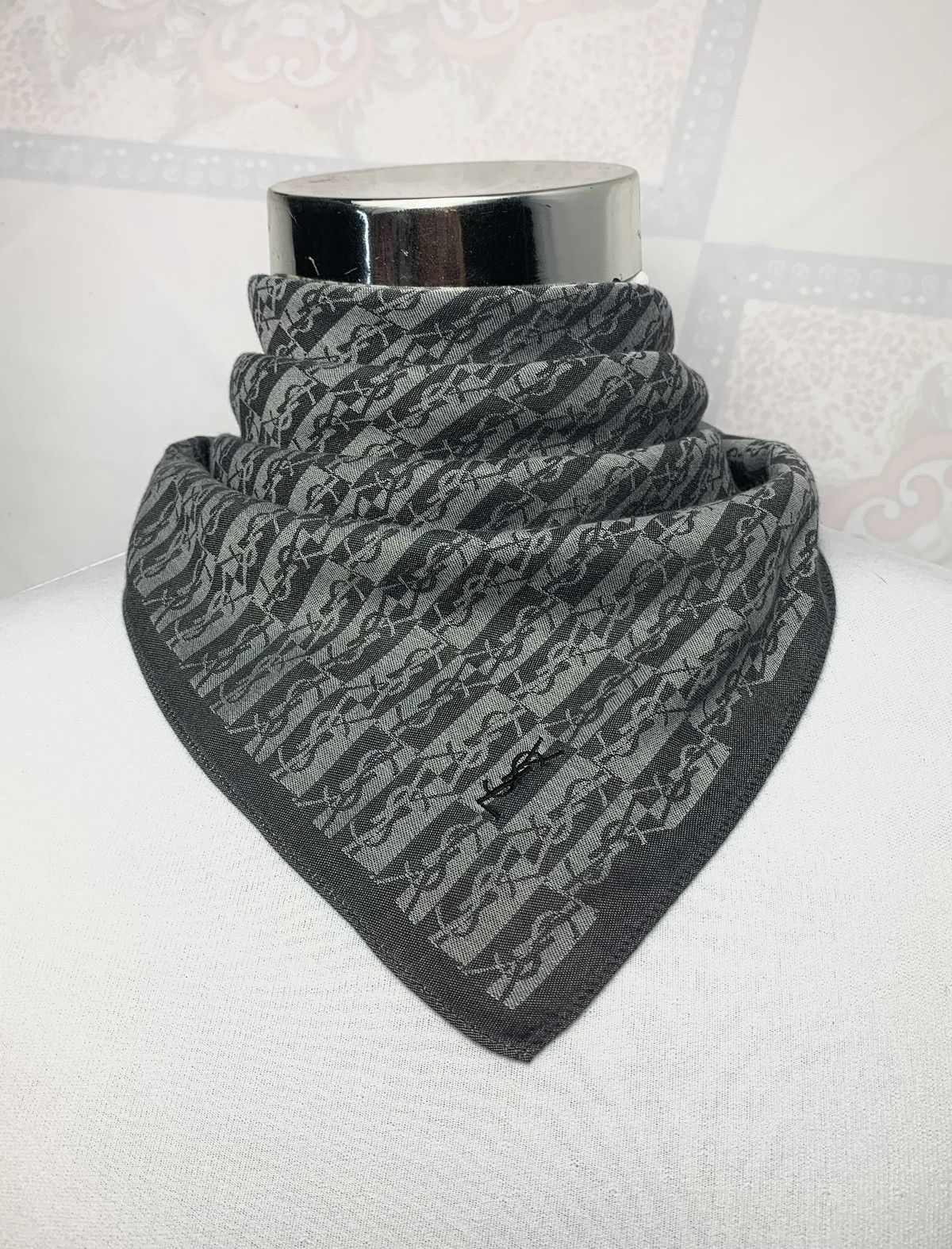 Yves Saint Laurent Yves Saint Laurent Handkerchief / Neckerchief / Bandana Size ONE SIZE - 1 Thumbnail