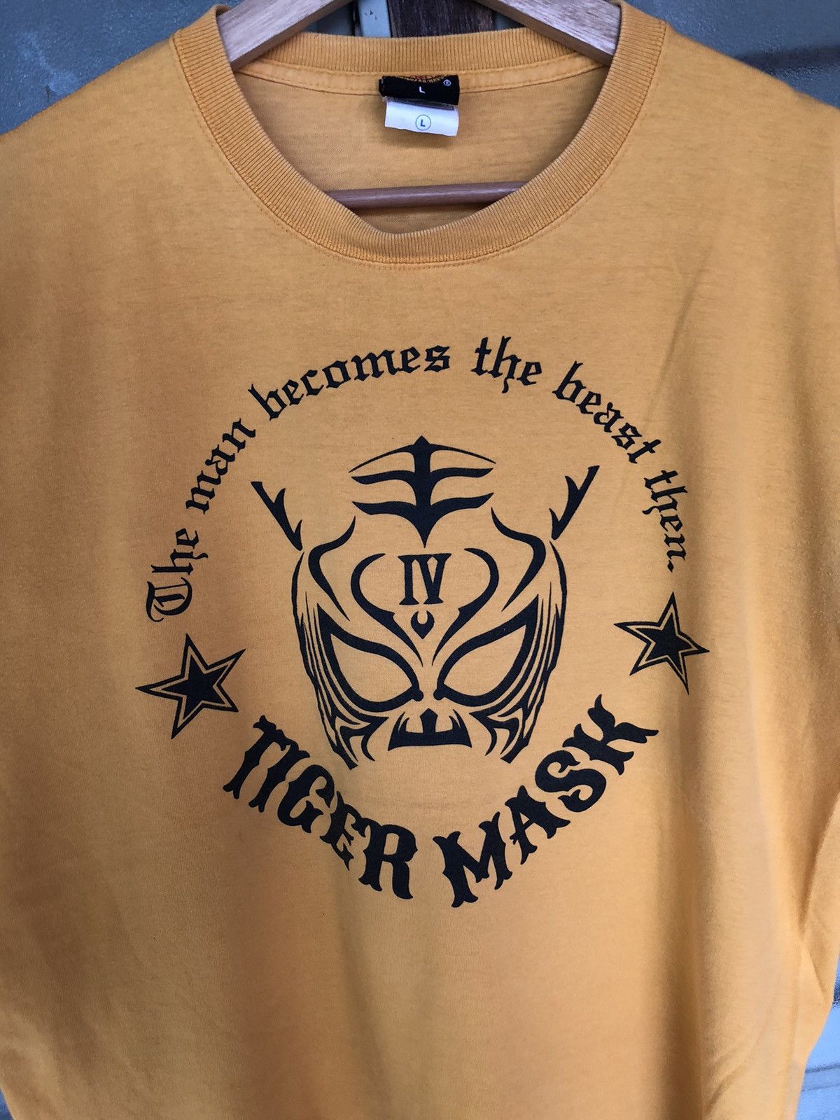 Japanese Brand Vintage Tiger Mask IV New Japan Pro-Wrestling Shirt Tee Size US L / EU 52-54 / 3 - 2 Thumbnail