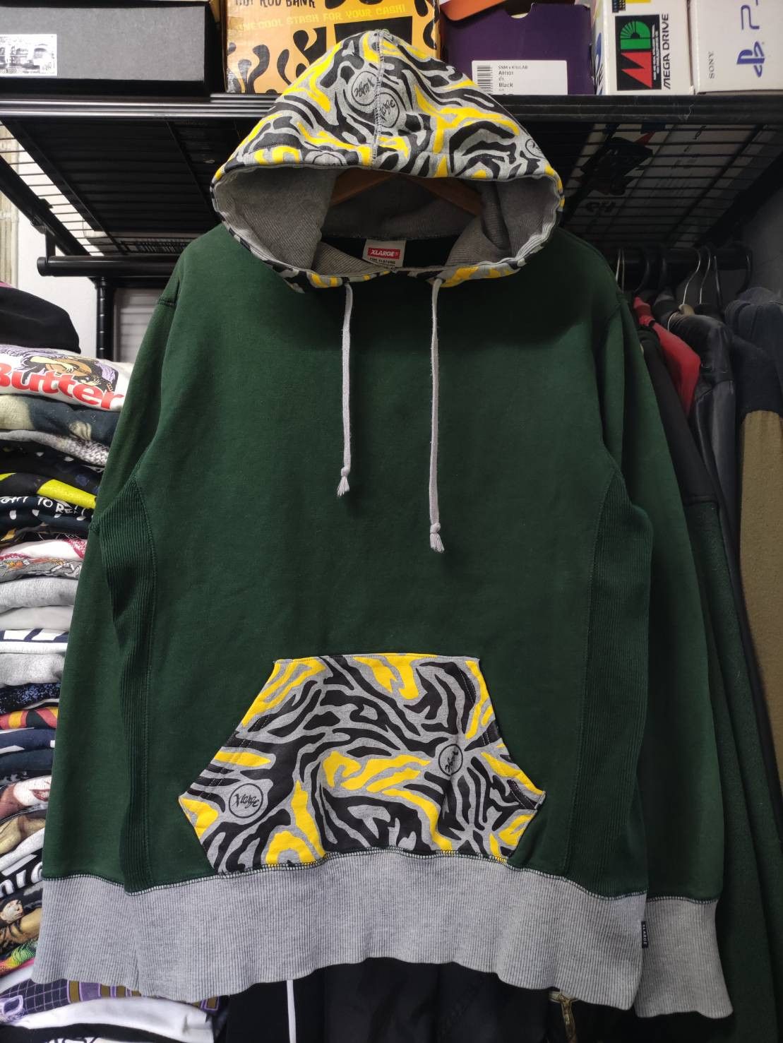 Japanese Brand Vintage Xlarge Brand Back Logo Pullover Camo Hoodie Size US M / EU 48-50 / 2 - 2 Thumbnail