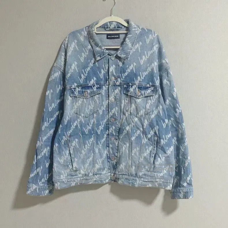 Balenciaga Balenciaga Blue Denim Jacket. Size US L / EU 52-54 / 3 - 1 Thumbnail