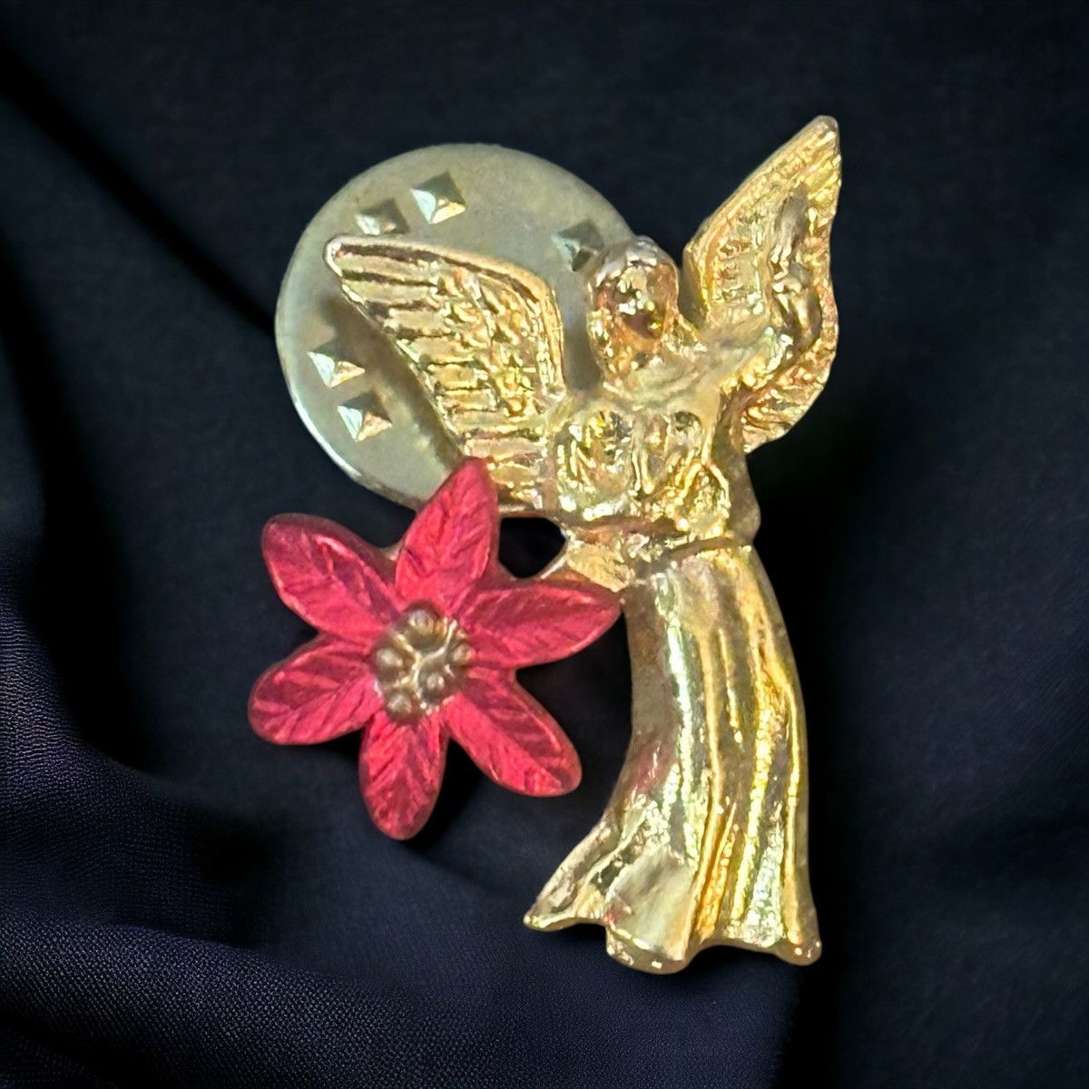 Vintage Vintage gold tone angel and poinsettia tac pin Size ONE SIZE - 1 Thumbnail
