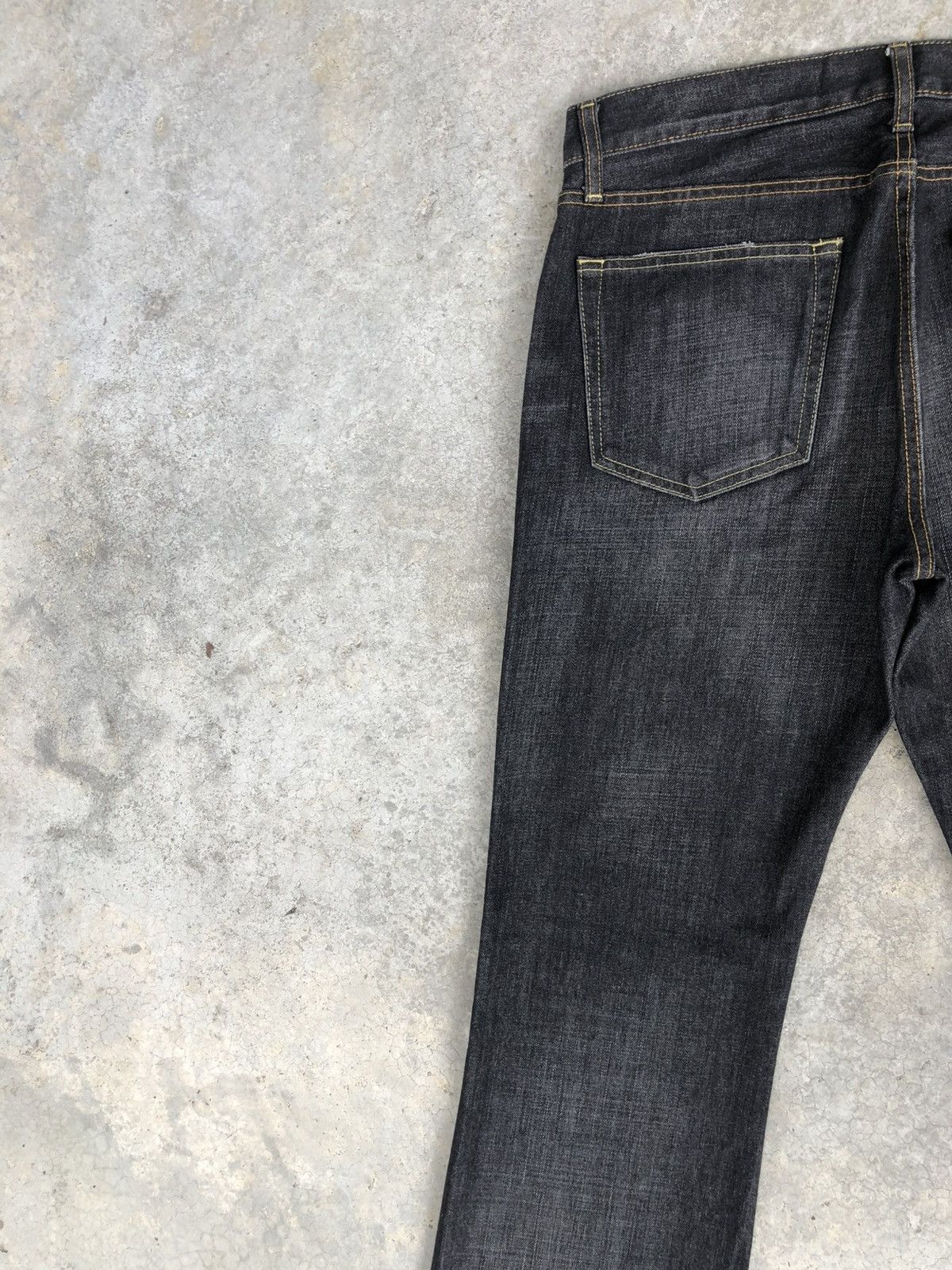 If Six Was Nine Flared Uniqlo Bootcut Distressed Jeans Size US 32 / EU 48 - 9 Thumbnail