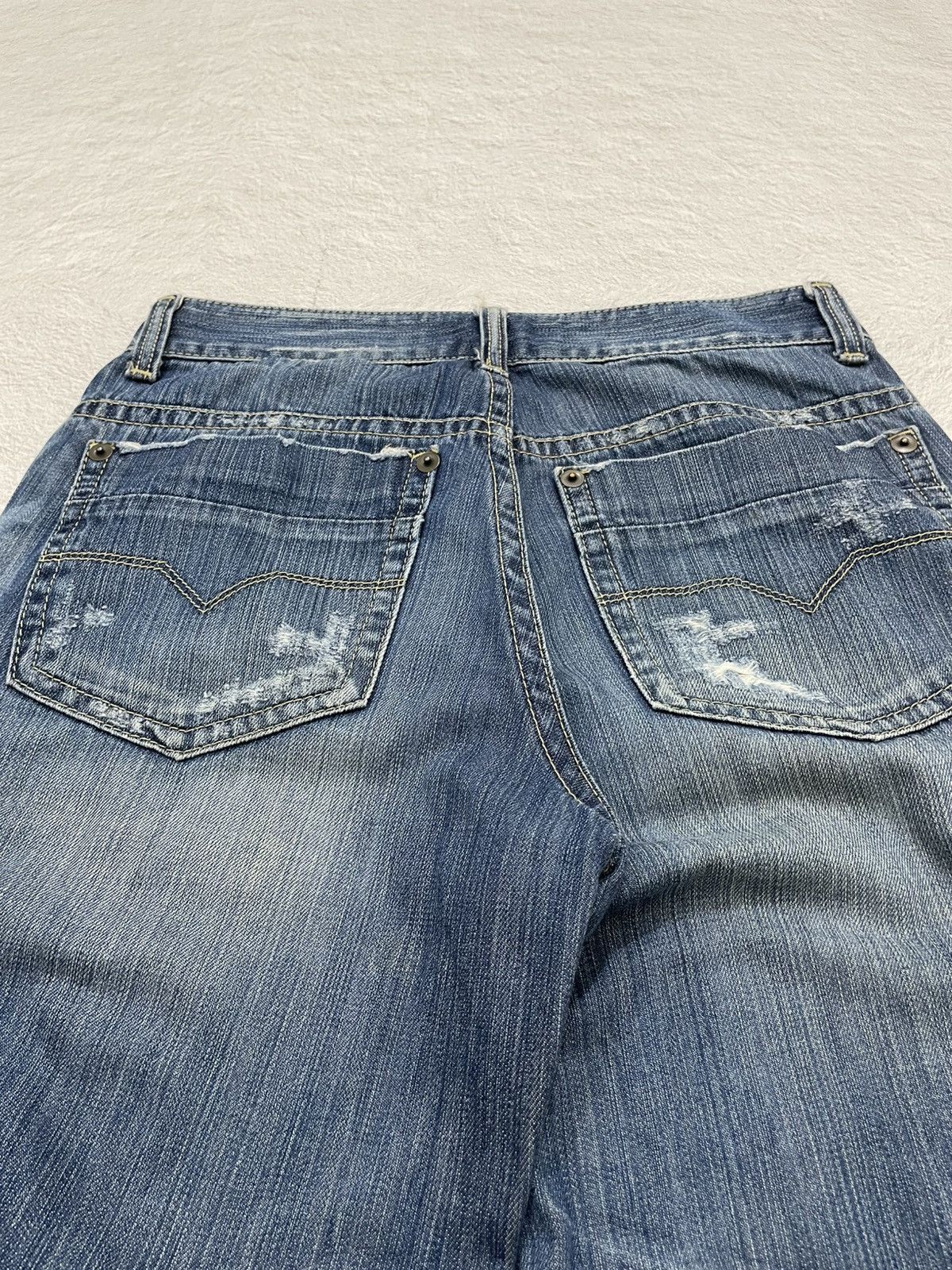 Japanese Brand 2000s Blue Jeans Distressed Fading Denim Y2K Size US 31 - 8 Thumbnail