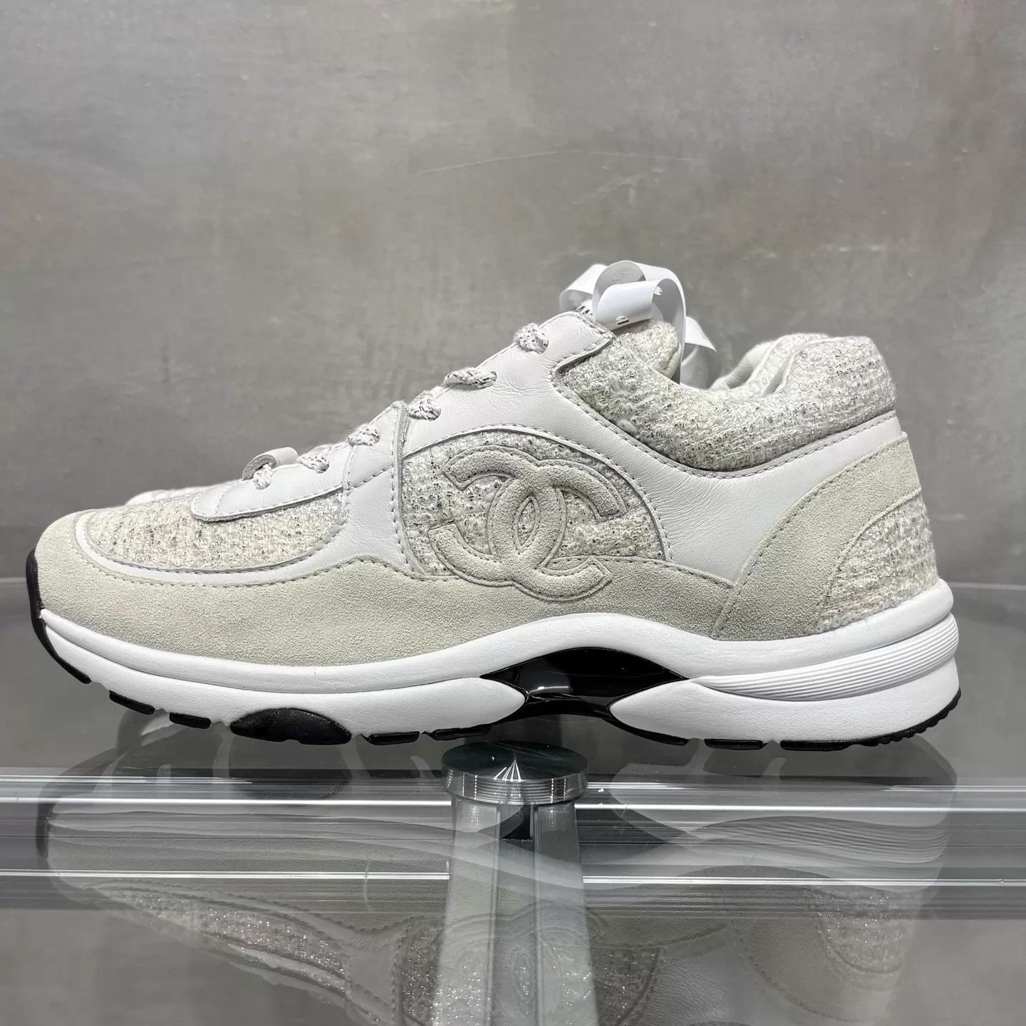 Chanel Chanel CC Logo Snow White Sneakers Women's 37.5 Size US 7 / IT 37 - 3 Thumbnail