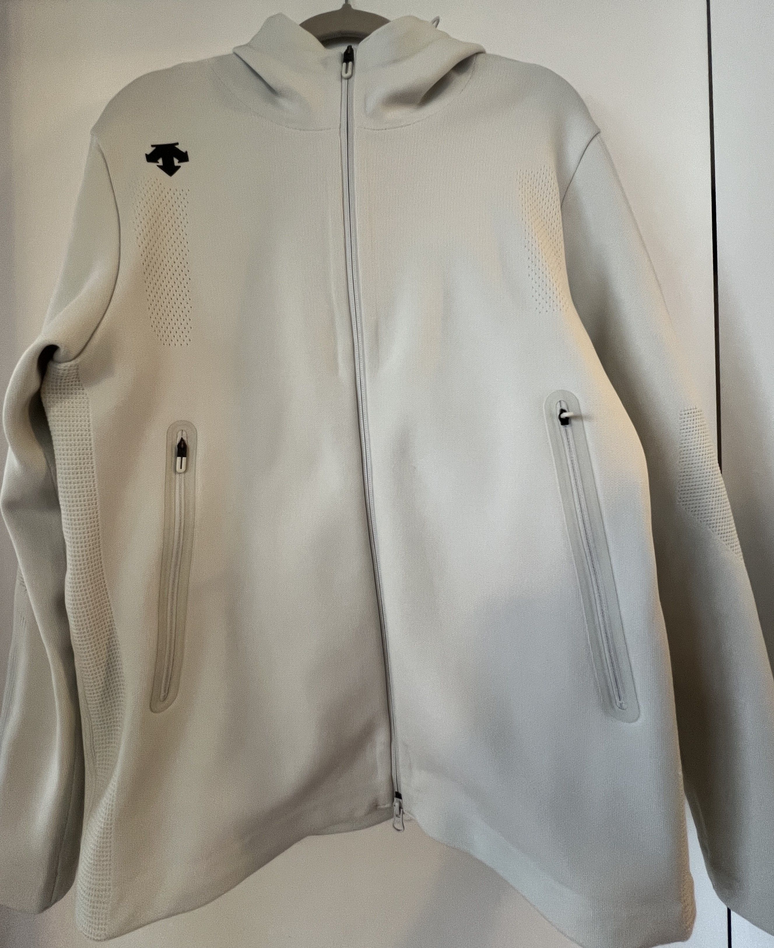 Descente Descente training knit jacket white size XL sport Size US XL / EU 56 / 4 - 1 Thumbnail