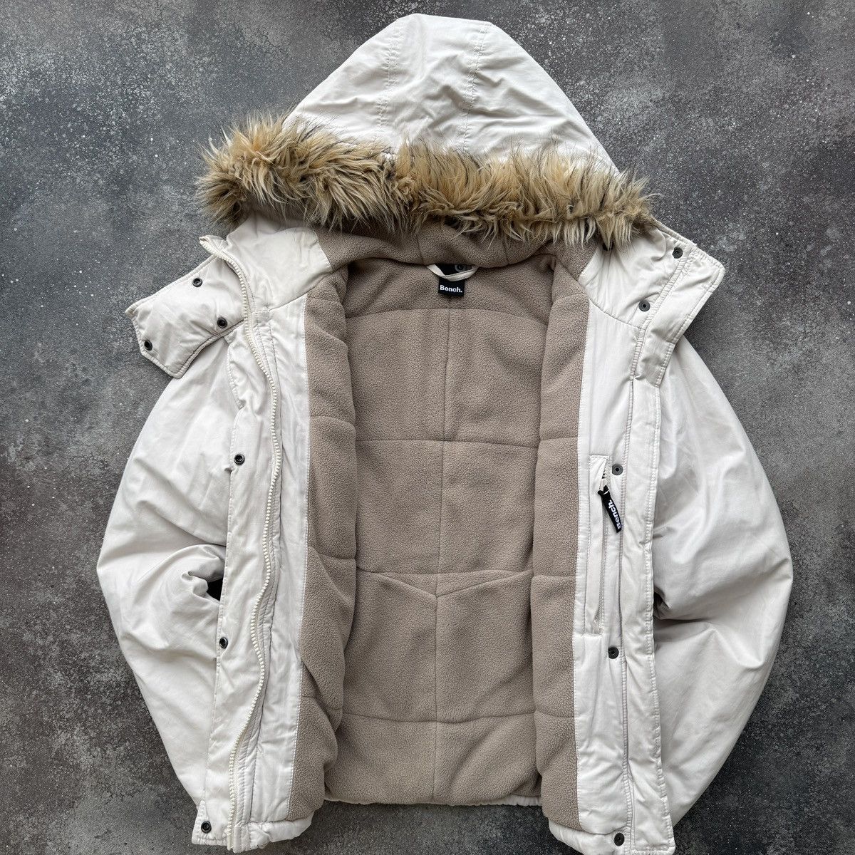 Bench Bench Vintage Y2K Faux Fur Hooded Gorpcore Jacket Size L / US 10 / IT 46 - 3 Thumbnail