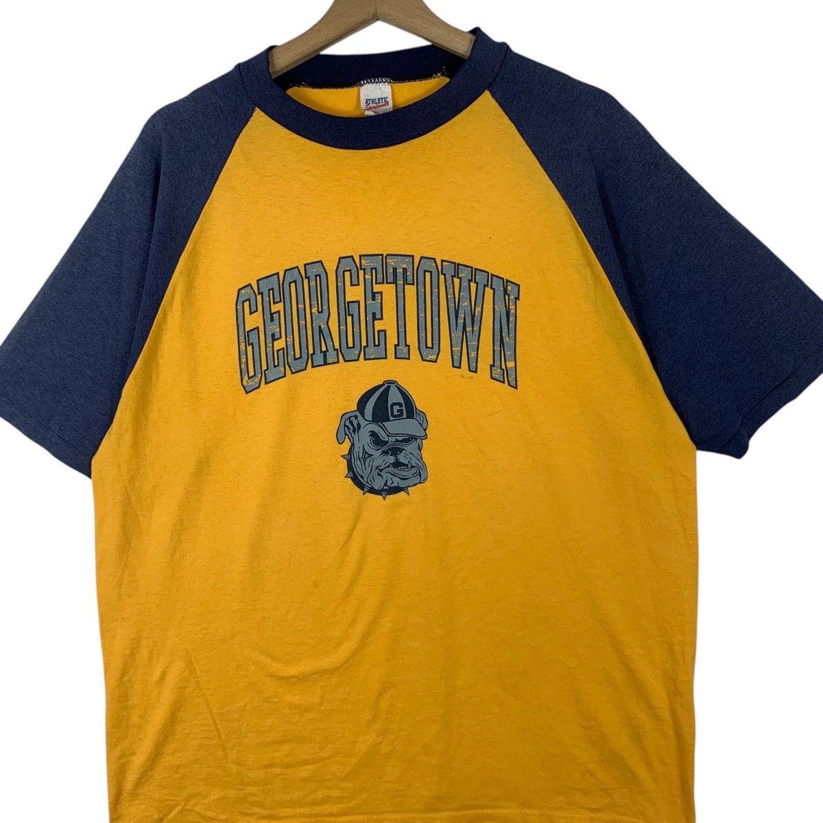 Vintage Vintage GEORGETOWN HOYAS BASKETBALL NCAA Tee Shirt Top Size US L / EU 52-54 / 3 - 3 Thumbnail