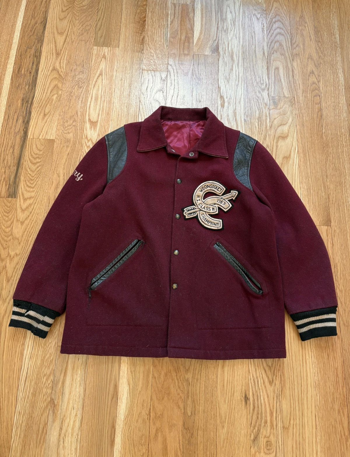 Vintage Vintage 1960’s Distressed High School Varsity Jacket Red L Size US L / EU 52-54 / 3 - 2 Thumbnail