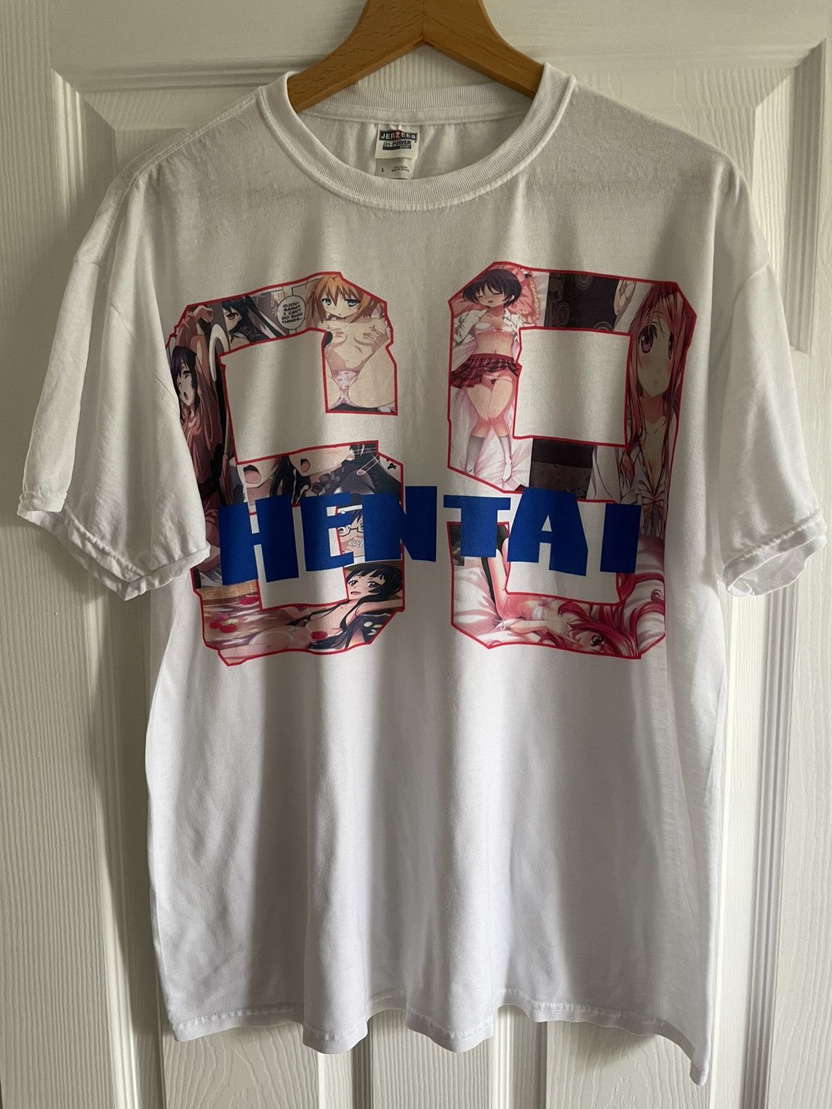 Other Men’s hentai t shirt horny anime Japanese size large Size US L / EU 52-54 / 3 - 1 Thumbnail