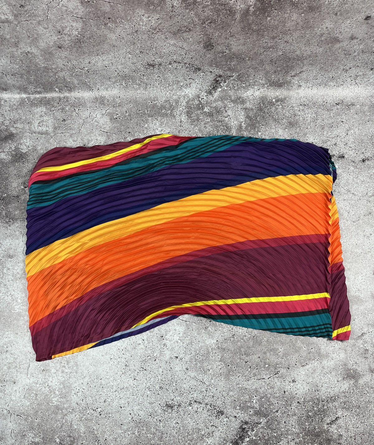 Issey Miyake × Japanese Brand × Pleats Please Issey Miyake Rare🔥Issey Miyake Plated Poncho Top Size XS / US 0-2 / IT 36-38 - 4 Thumbnail