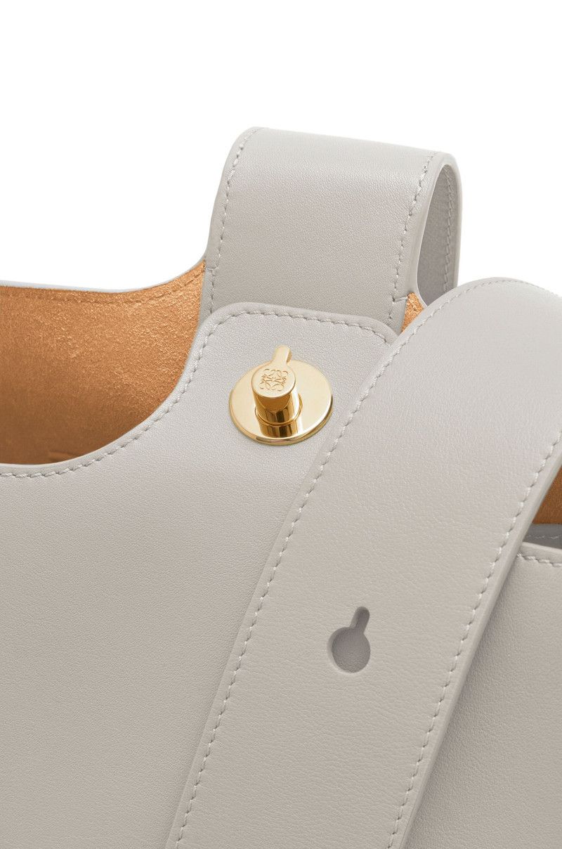 Loewe o1in1g0426 Size: OS/ Medium Pebble Bucket Bag in Shell Grey Size ONE SIZE - 6 Thumbnail