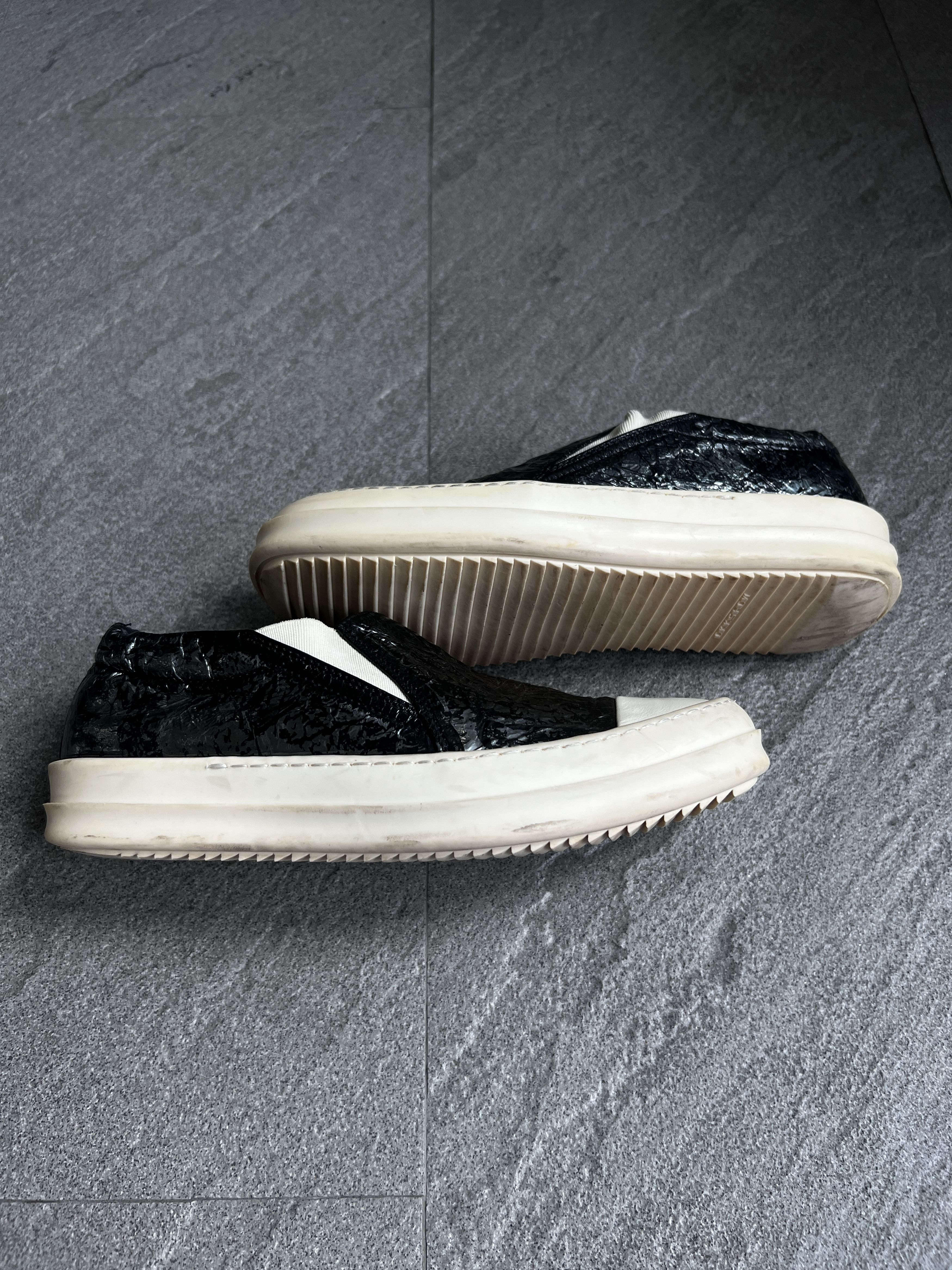 Rick Owens Drkshdw Rick Owens DRKSHDW Slip On Crackle Black EU39 Size US 6 / EU 39 - 4 Thumbnail