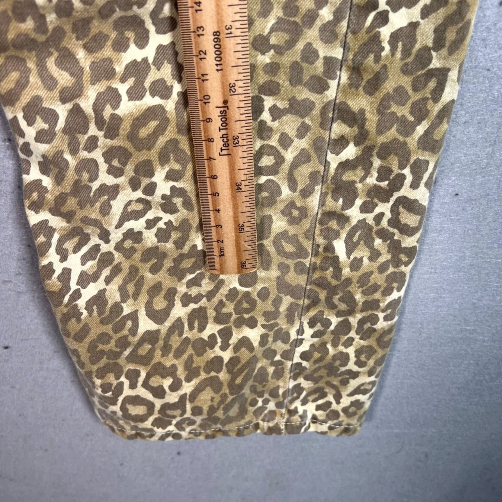 Zara Zara Jeans Leopard Print Mid Waist Denim Straight Leg 2 Beige Cotton Inseam 32" Regular Rise Mid Womens Size 26" / US 2 / IT 38 - 6 Thumbnail