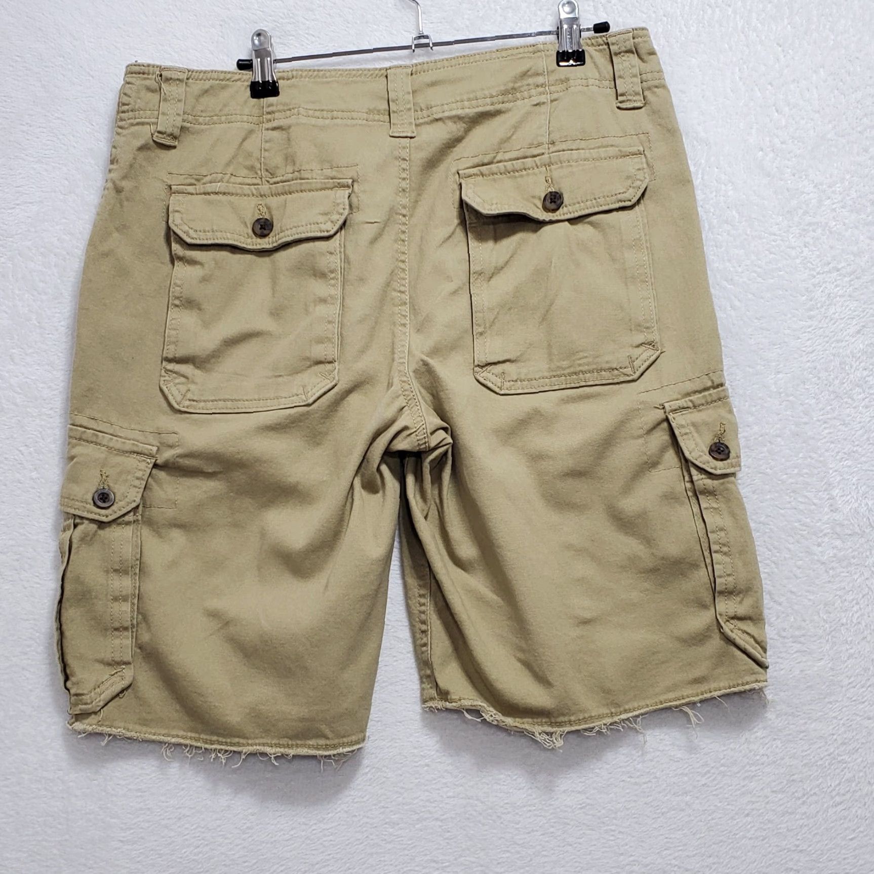 Vintage Roebuck & Co. Cargo Shorts Men's 32 Khaki Medium Rise Cotton Canvas Belted Pockets Pants Casual, Travel Mens Size US 32 / EU 48 - 7 Thumbnail