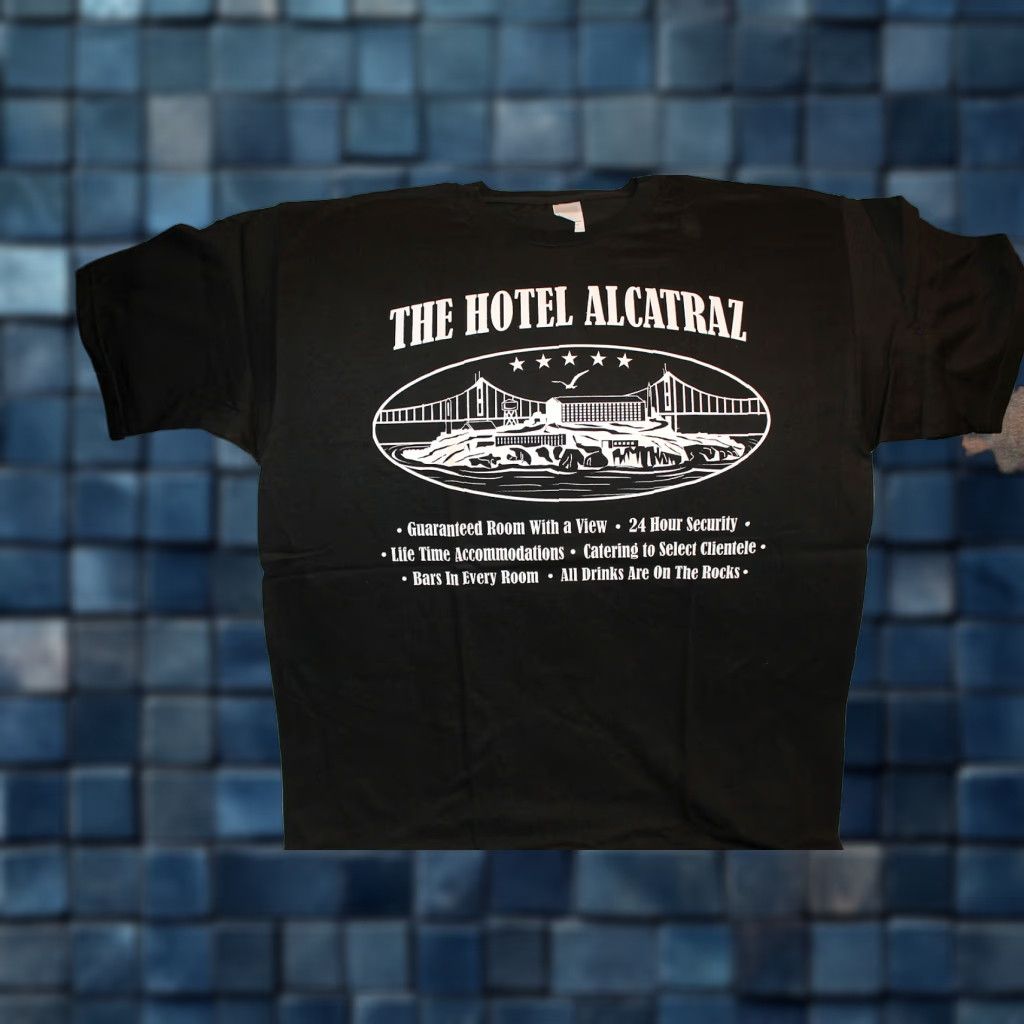 Vintage VINTAGE ALSTYLE HOTEL ALCATRAZ GRAPHIC T-SHIRT Men’s M Black San Francisco California Size US M / EU 48-50 / 2 - 1 Thumbnail