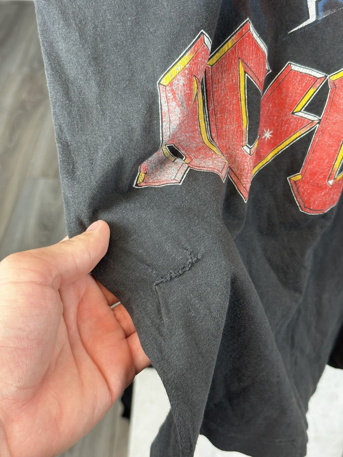 Vintage AC/DC Fly on the Wall Tour 90s Single Stitch Tee Faded Size US L / EU 52-54 / 3 - 5 Thumbnail