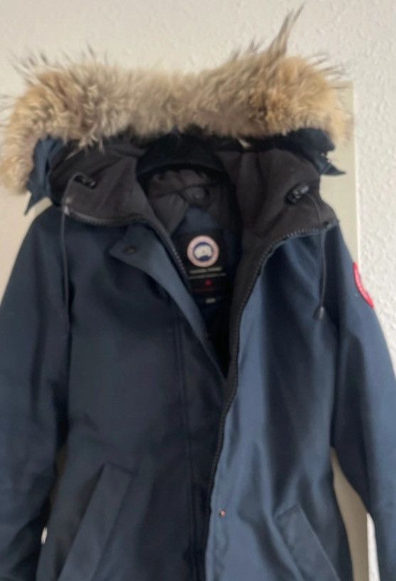 Canada Goose Canada Goose Victoria Parka Jacket Coyote fur Size XS / US 0-2 / IT 36-38 - 1 Thumbnail
