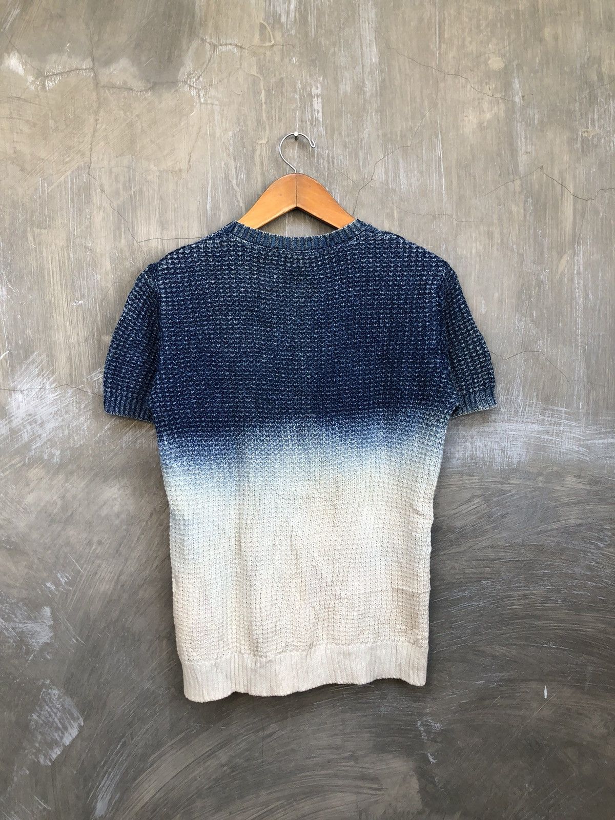 GOSTAR DE FUGA Gostar De Fuga Gradient Tops Size US M / EU 48-50 / 2 - 8 Thumbnail