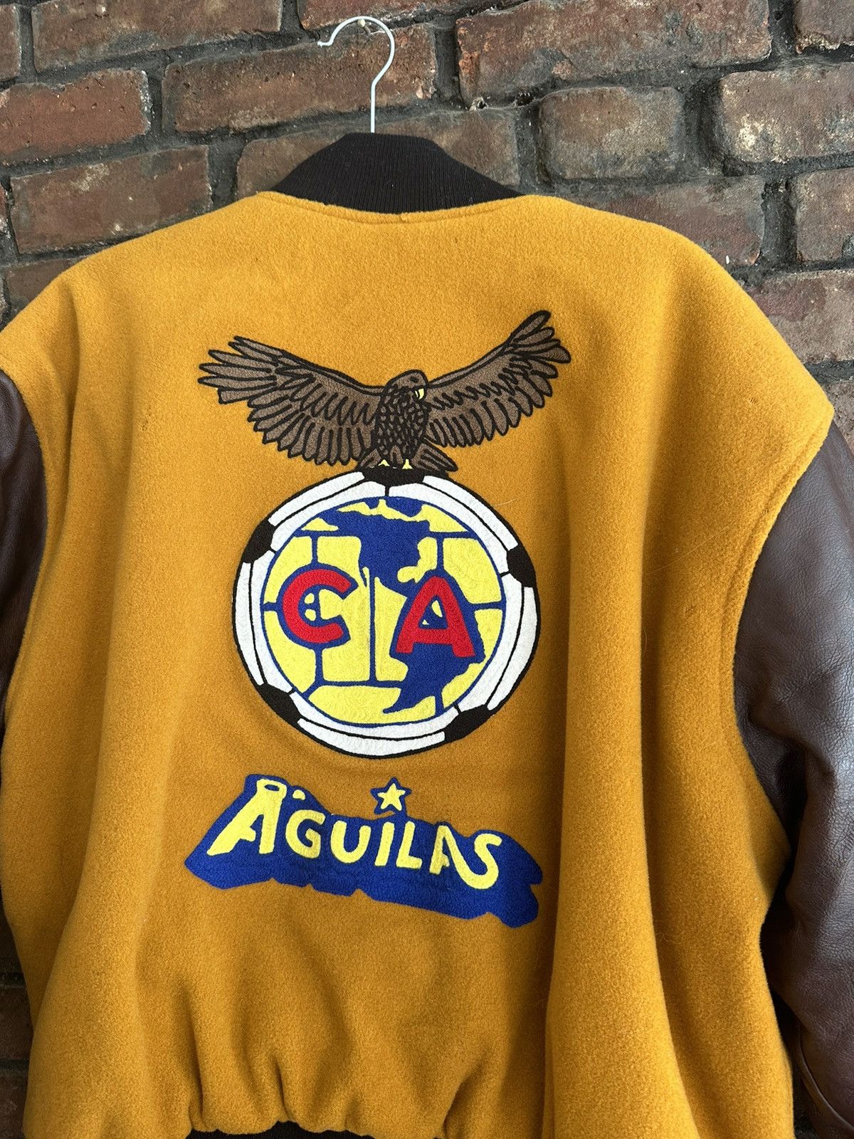 Vintage Yellow and brown Club America varsity jacket 90s vintage Size US L / EU 52-54 / 3 - 2 Thumbnail