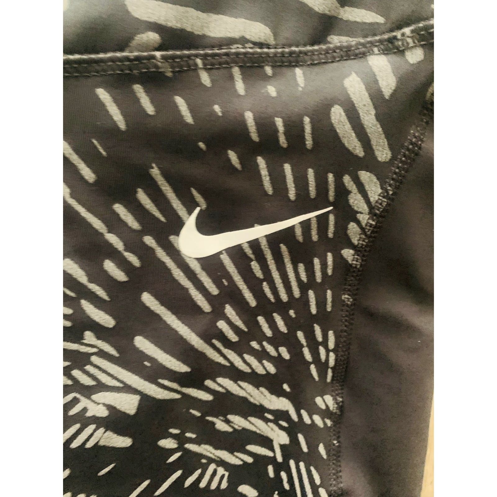 Nike VINTAGE? [No, not vintage] — Nike Leggings Women L Black Dri-FIT Reflective Fast DD6803 Full Length Athletic Running Compression Skinny Size 36" / US 14 / IT 50 - 2 Thumbnail