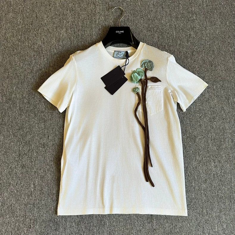 Prada Prada White flower flower T-shirt short sleeve Size XS / US 0-2 / IT 36-38 - 1 Thumbnail