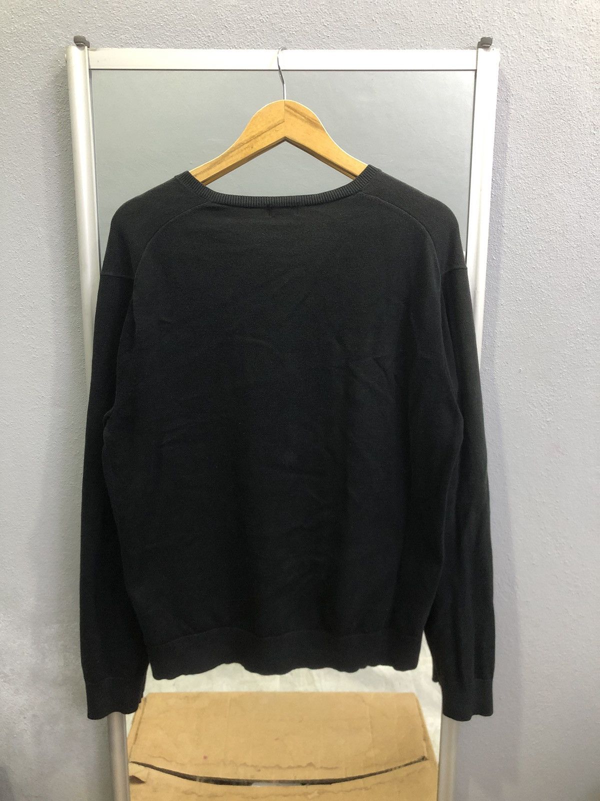 Uniqlo Uniqlo Black V-Neck Knit Pullover Sweater Size US L / EU 52-54 / 3 - 8 Thumbnail