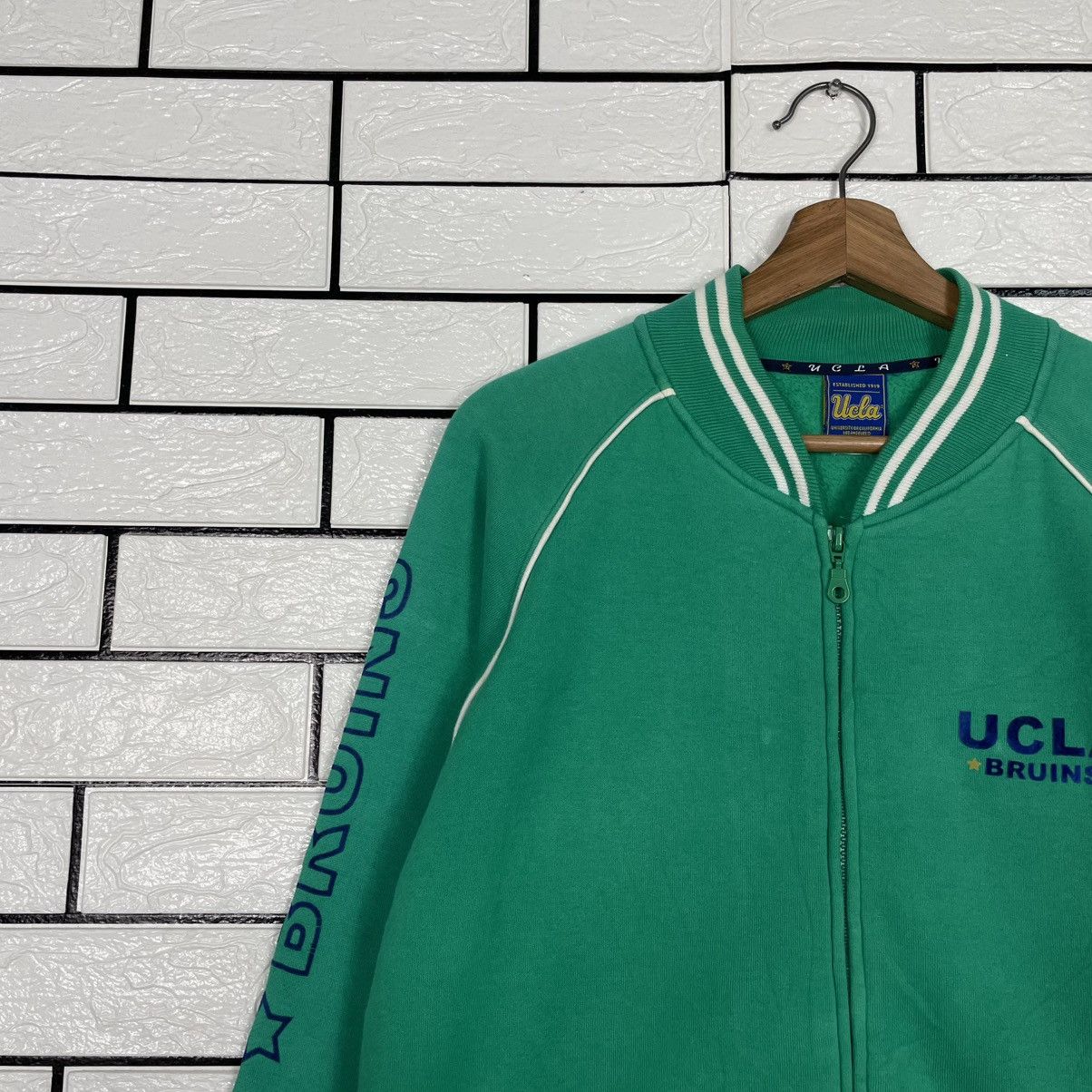 Other UCLA Bruins Zipper Sweater Jacket Size US L / EU 52-54 / 3 - 6 Thumbnail